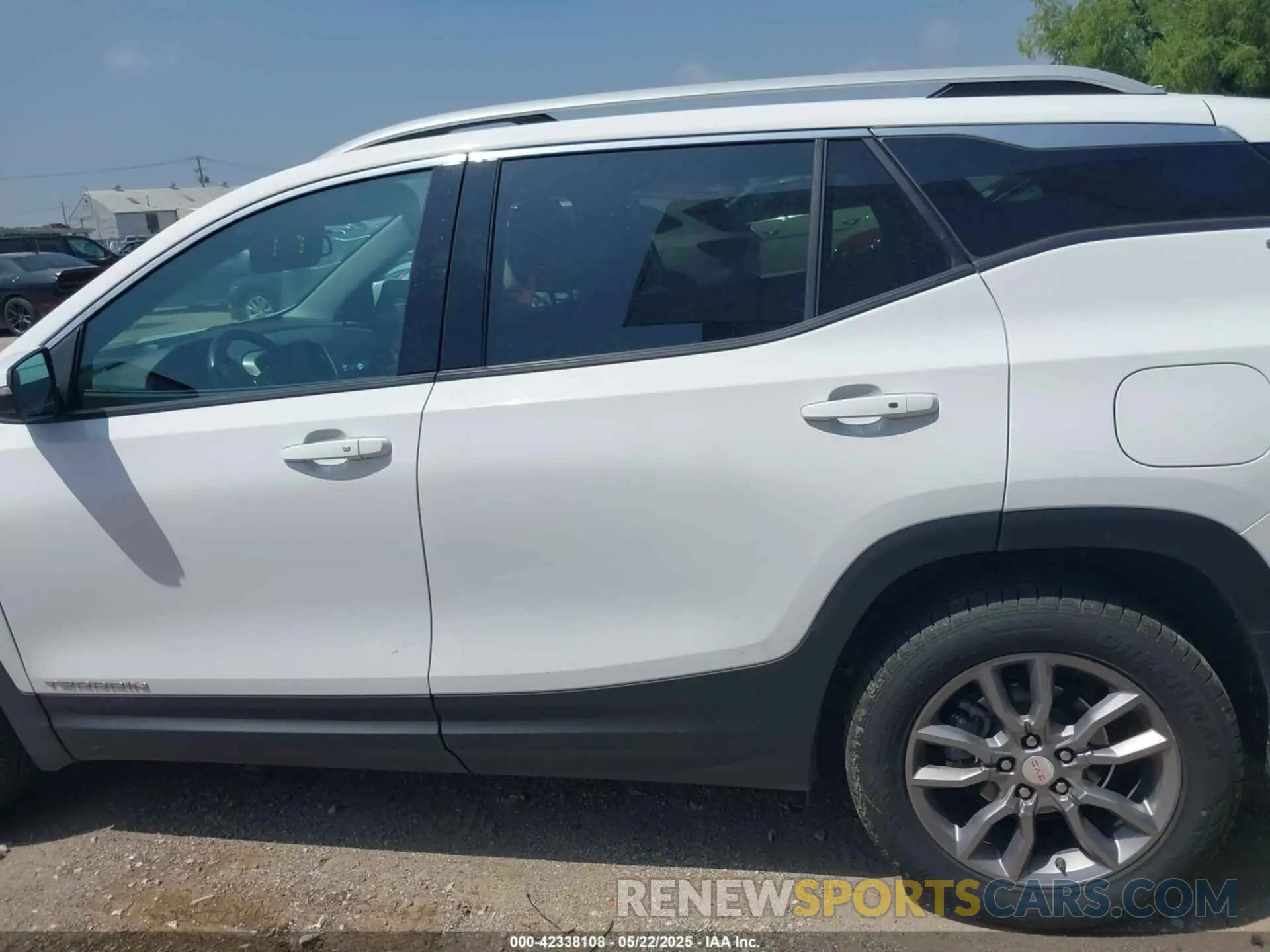 14 Photograph of a damaged car 3GKALPEG4PL194415 GMC TERRAIN 2023