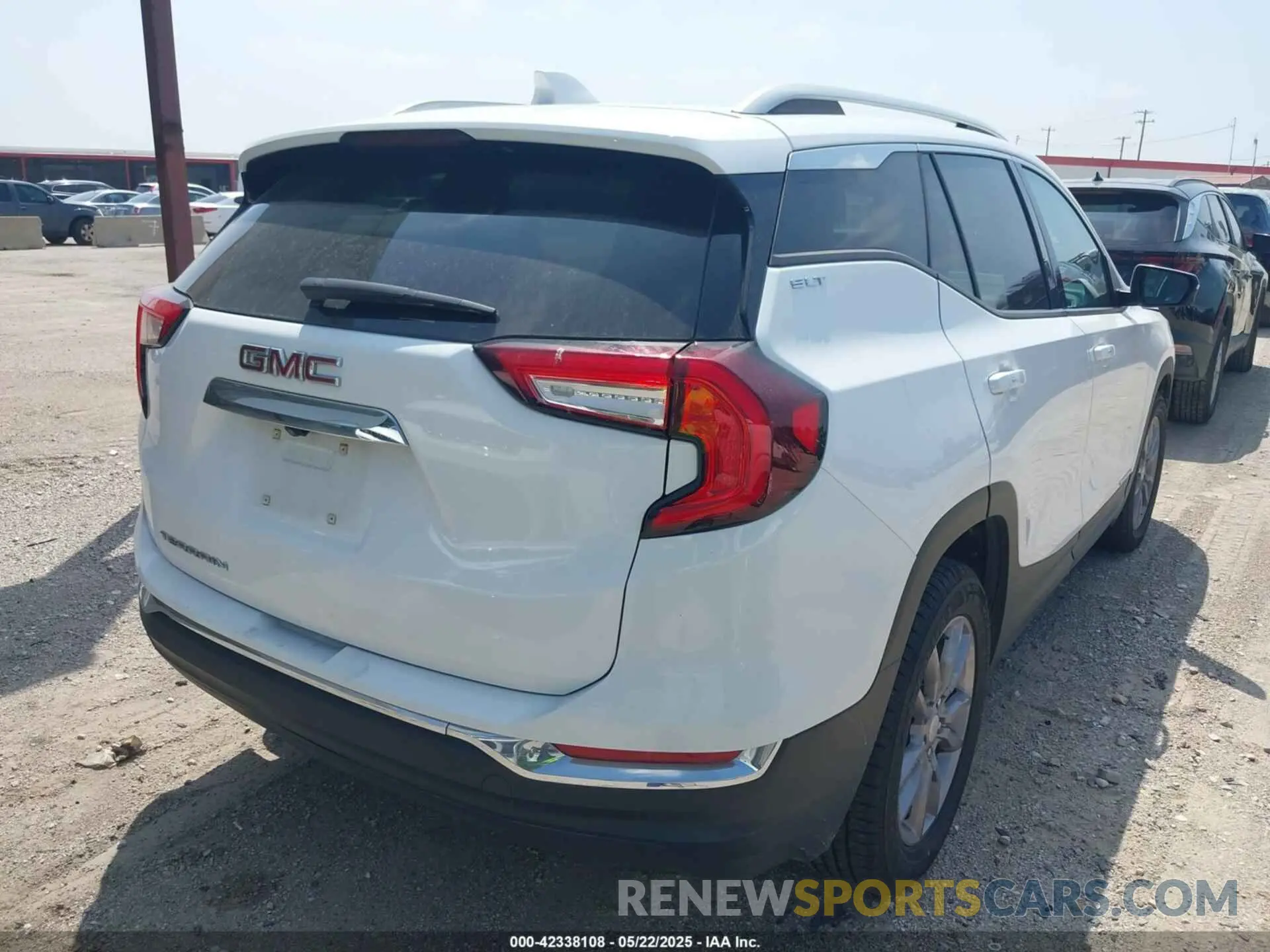 4 Photograph of a damaged car 3GKALPEG4PL194415 GMC TERRAIN 2023