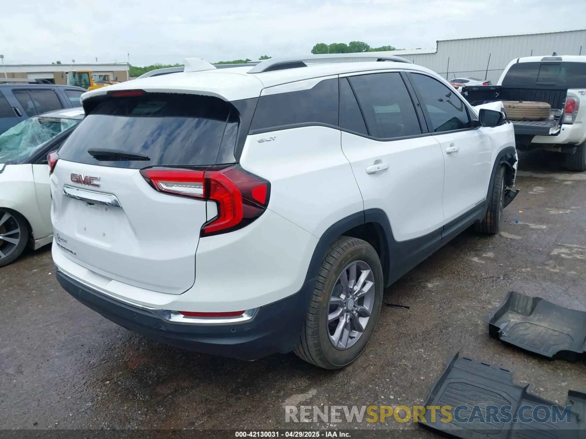 4 Photograph of a damaged car 3GKALPEG4PL266410 GMC TERRAIN 2023