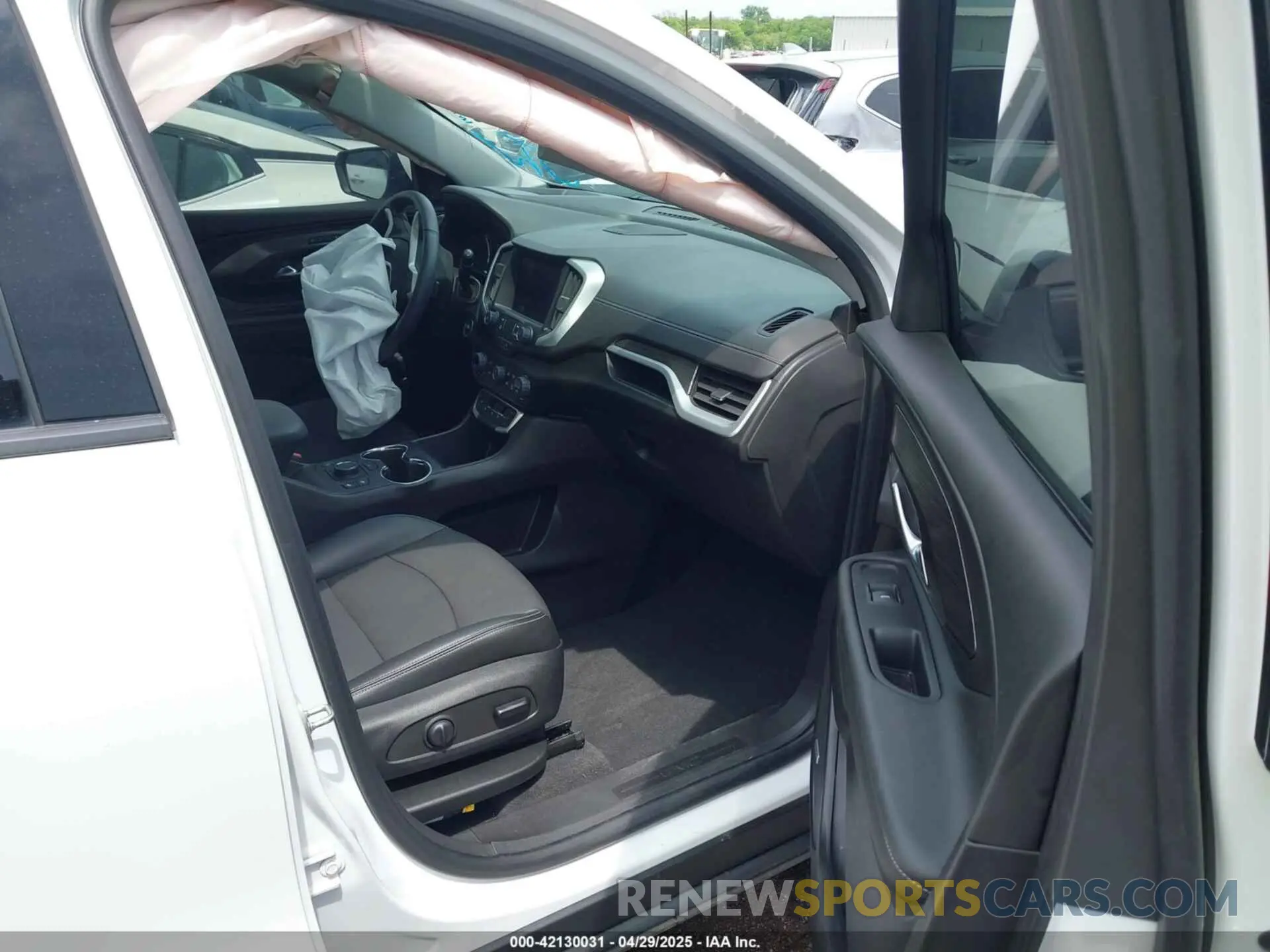 5 Photograph of a damaged car 3GKALPEG4PL266410 GMC TERRAIN 2023