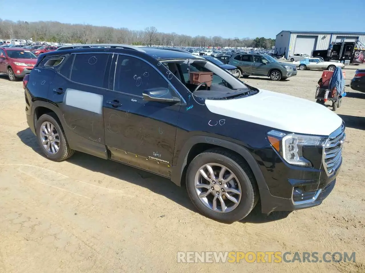 4 Photograph of a damaged car 3GKALPEG5PL229396 GMC TERRAIN 2023