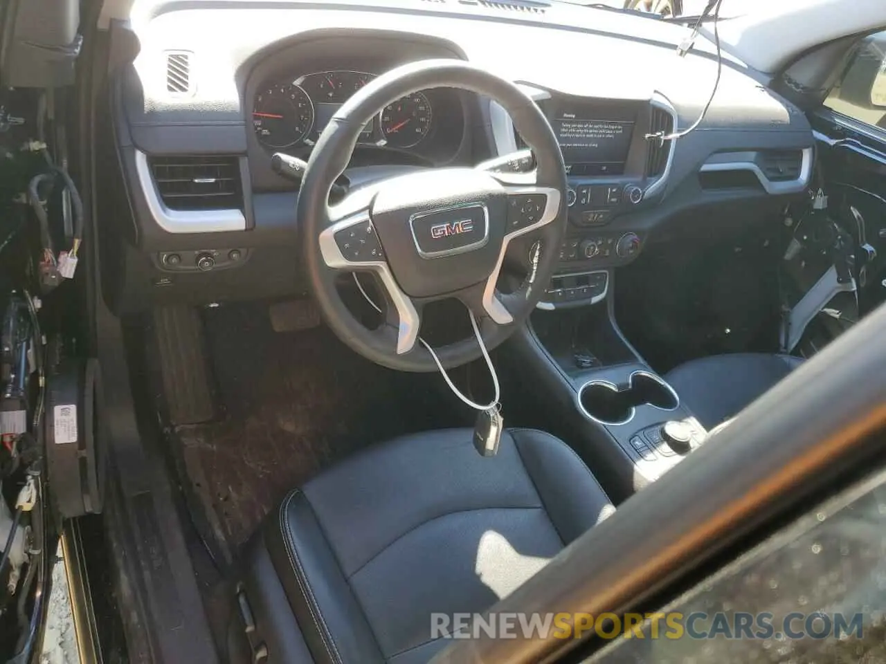 8 Photograph of a damaged car 3GKALPEG5PL229396 GMC TERRAIN 2023