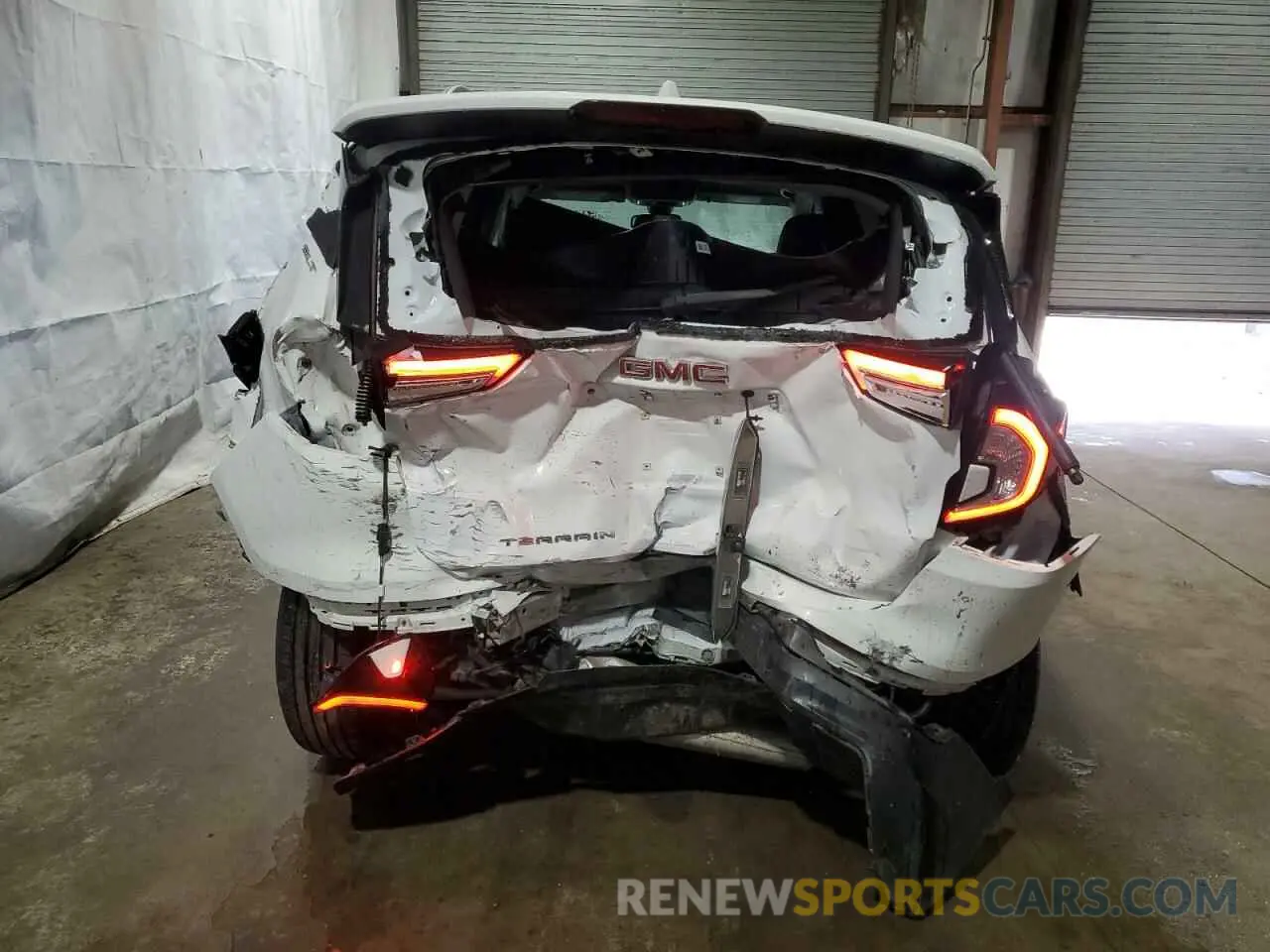 6 Photograph of a damaged car 3GKALPEG8PL171459 GMC TERRAIN 2023