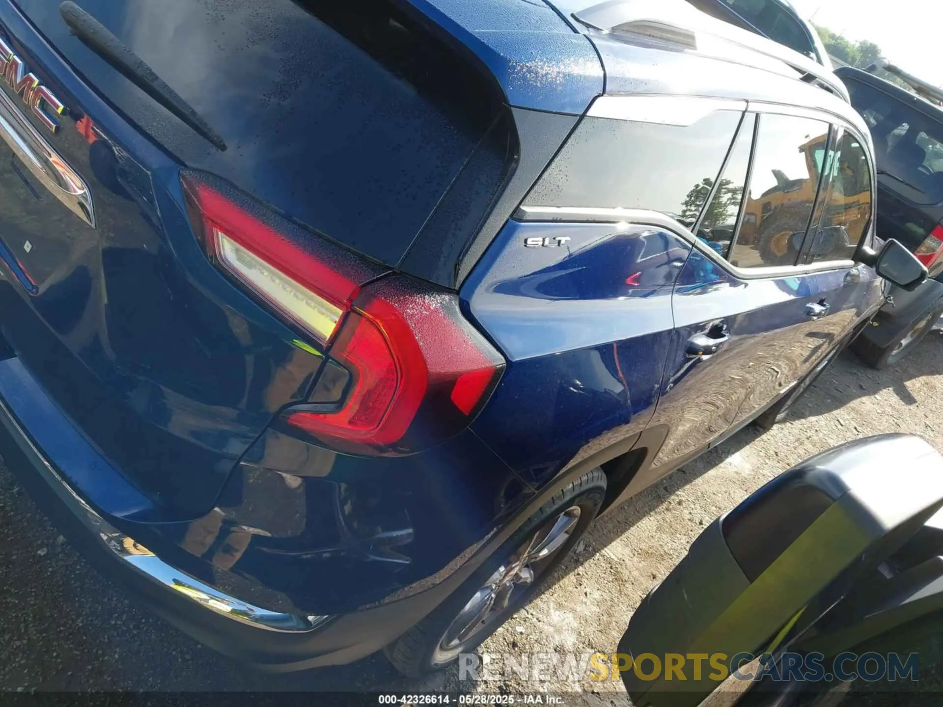 4 Photograph of a damaged car 3GKALPEG9PL191154 GMC TERRAIN 2023