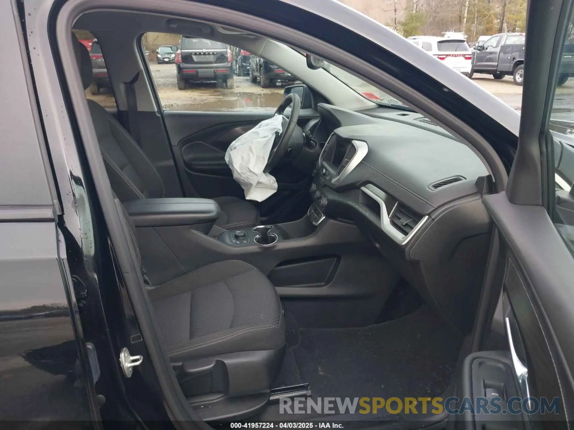 5 Photograph of a damaged car 3GKALTEG0PL226446 GMC TERRAIN 2023