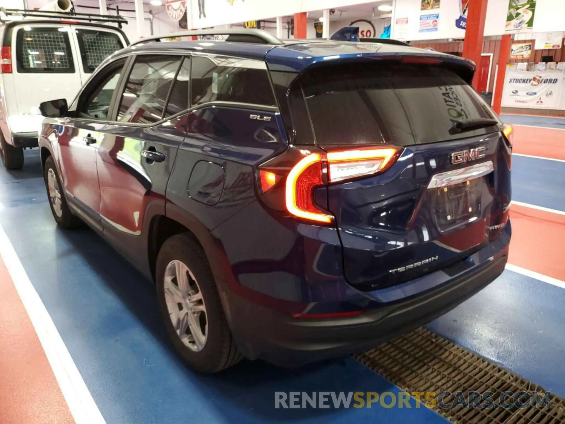 2 Photograph of a damaged car 3GKALTEG1PL130308 GMC TERRAIN 2023