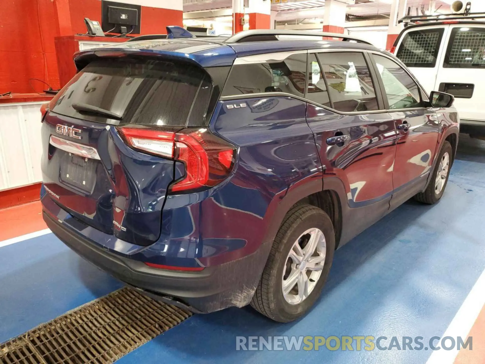 6 Photograph of a damaged car 3GKALTEG1PL130308 GMC TERRAIN 2023
