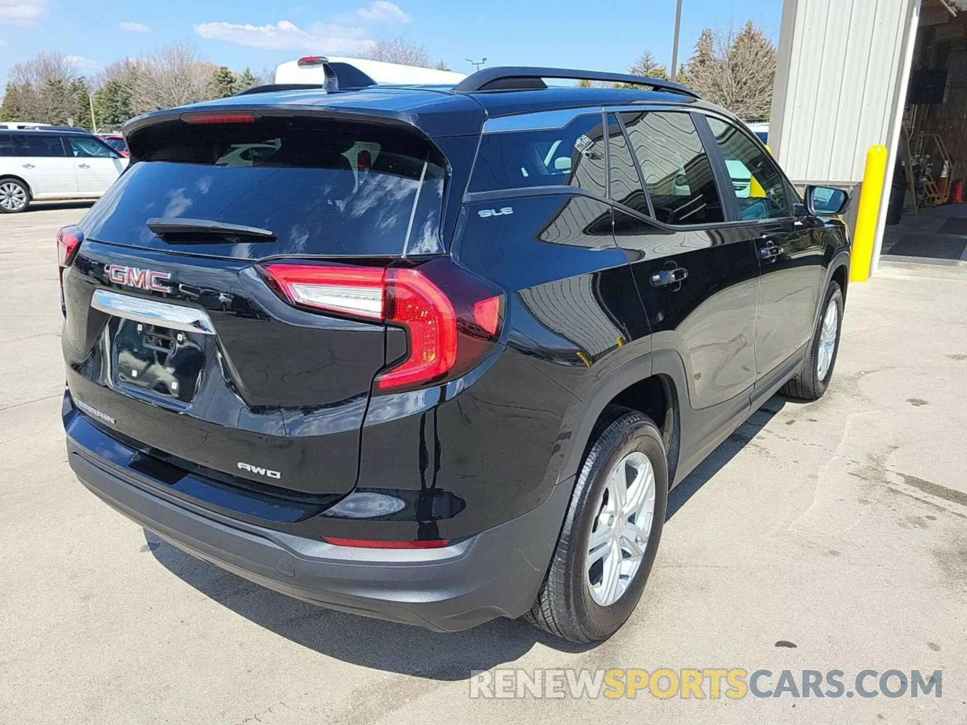 15 Photograph of a damaged car 3GKALTEG4PL135826 GMC TERRAIN 2023