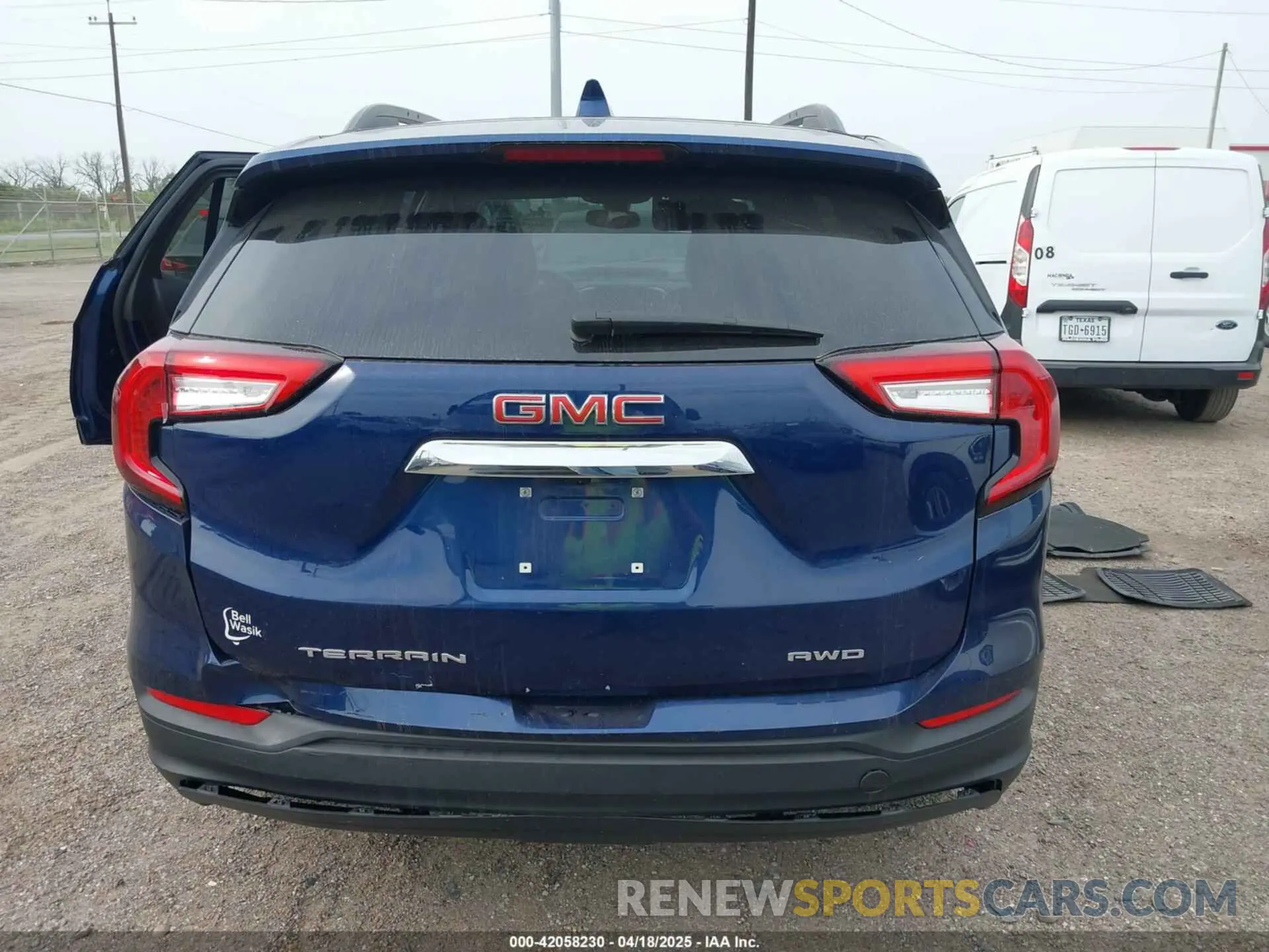 17 Photograph of a damaged car 3GKALTEG7PL128689 GMC TERRAIN 2023
