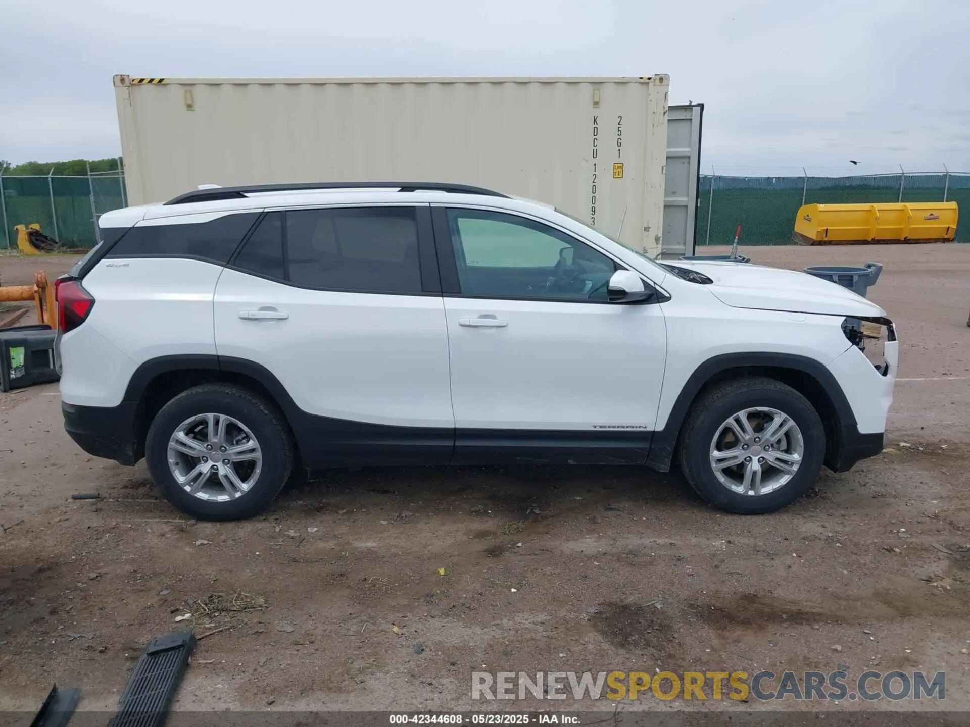 14 Photograph of a damaged car 3GKALTEG7PL174068 GMC TERRAIN 2023