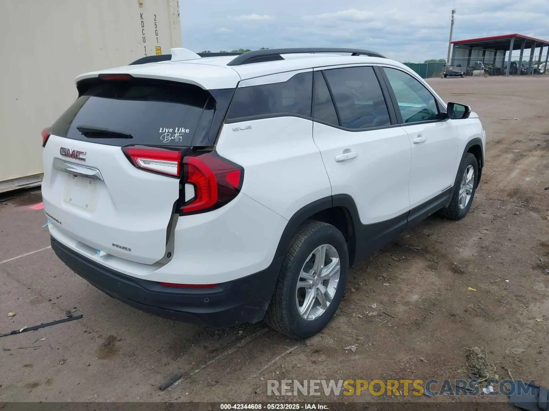 4 Photograph of a damaged car 3GKALTEG7PL174068 GMC TERRAIN 2023