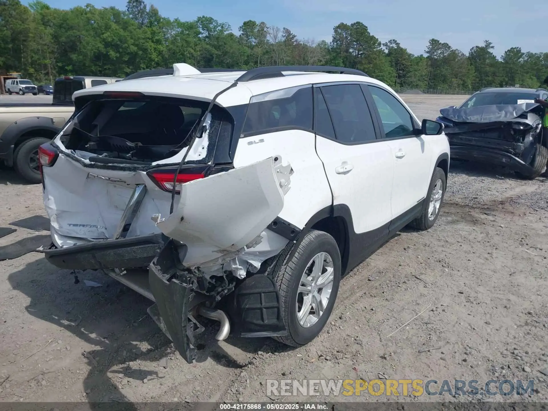 4 Photograph of a damaged car 3GKALTEG7PL230767 GMC TERRAIN 2023