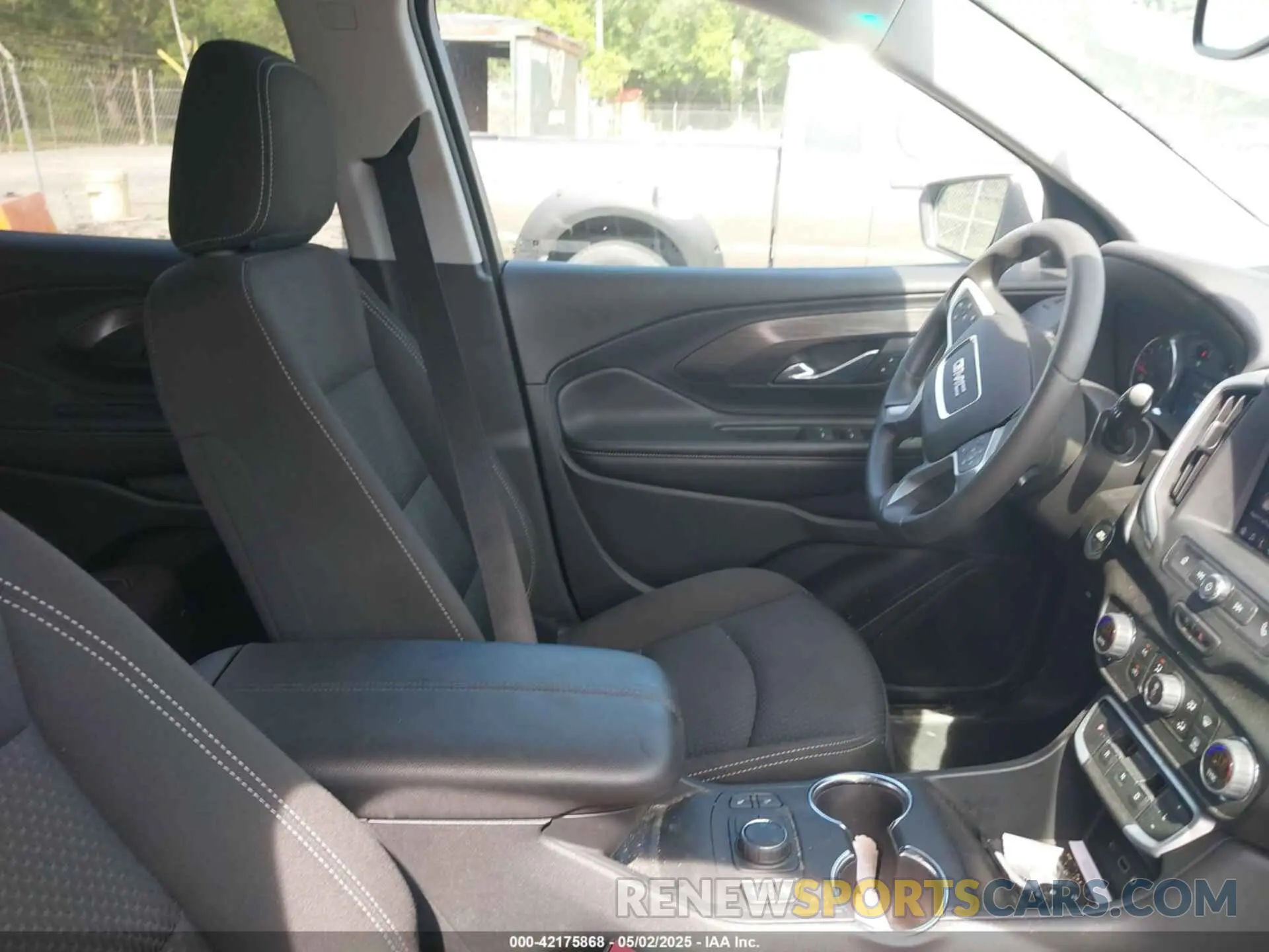 5 Photograph of a damaged car 3GKALTEG7PL230767 GMC TERRAIN 2023