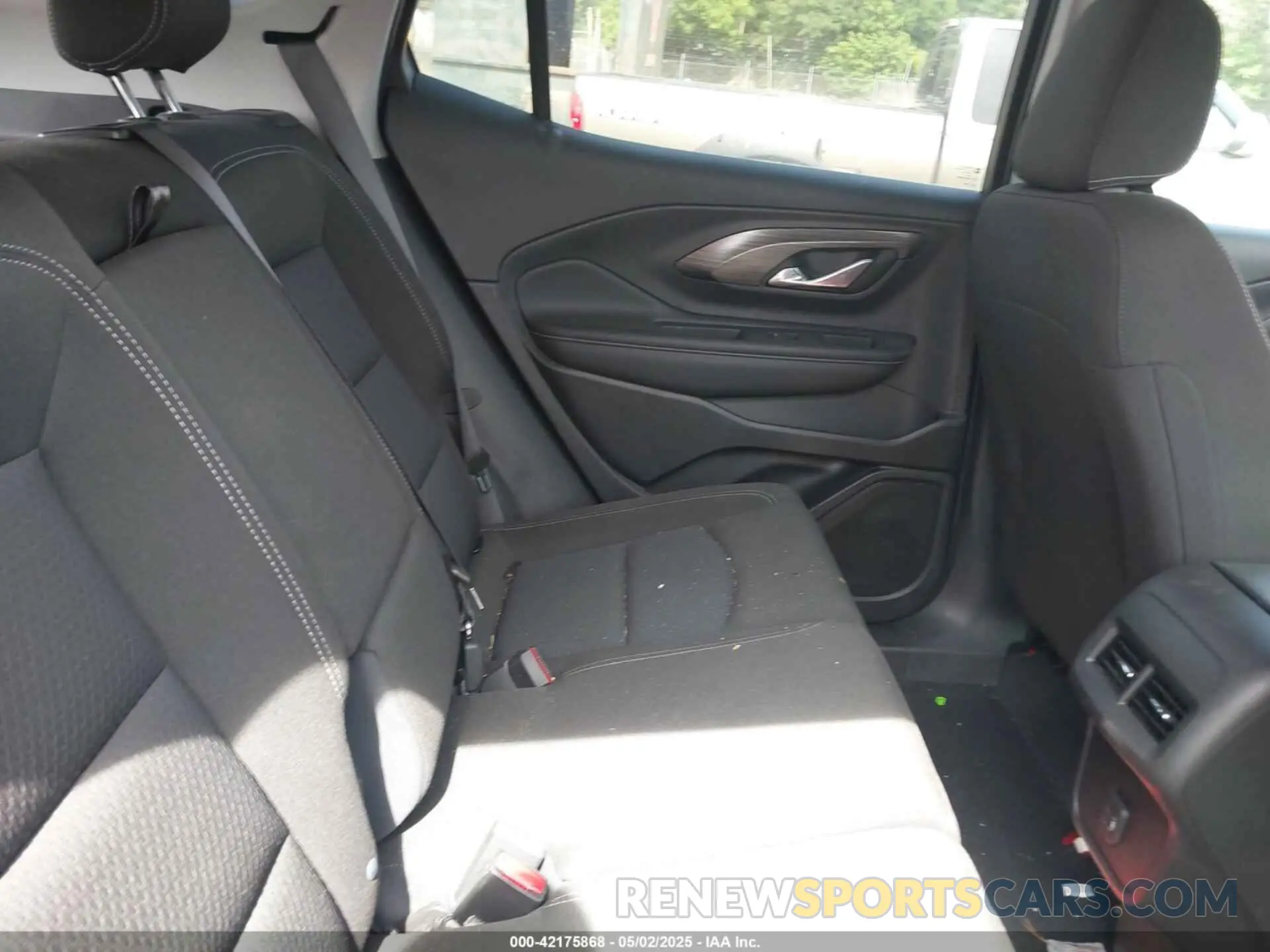 8 Photograph of a damaged car 3GKALTEG7PL230767 GMC TERRAIN 2023