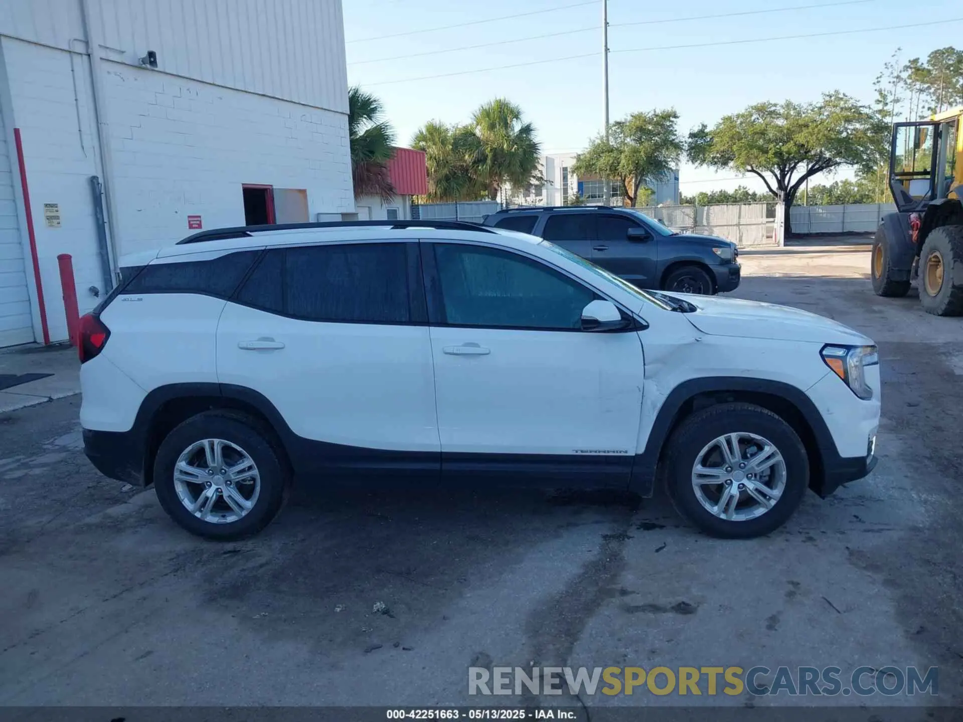 13 Photograph of a damaged car 3GKALTEG7PL237931 GMC TERRAIN 2023