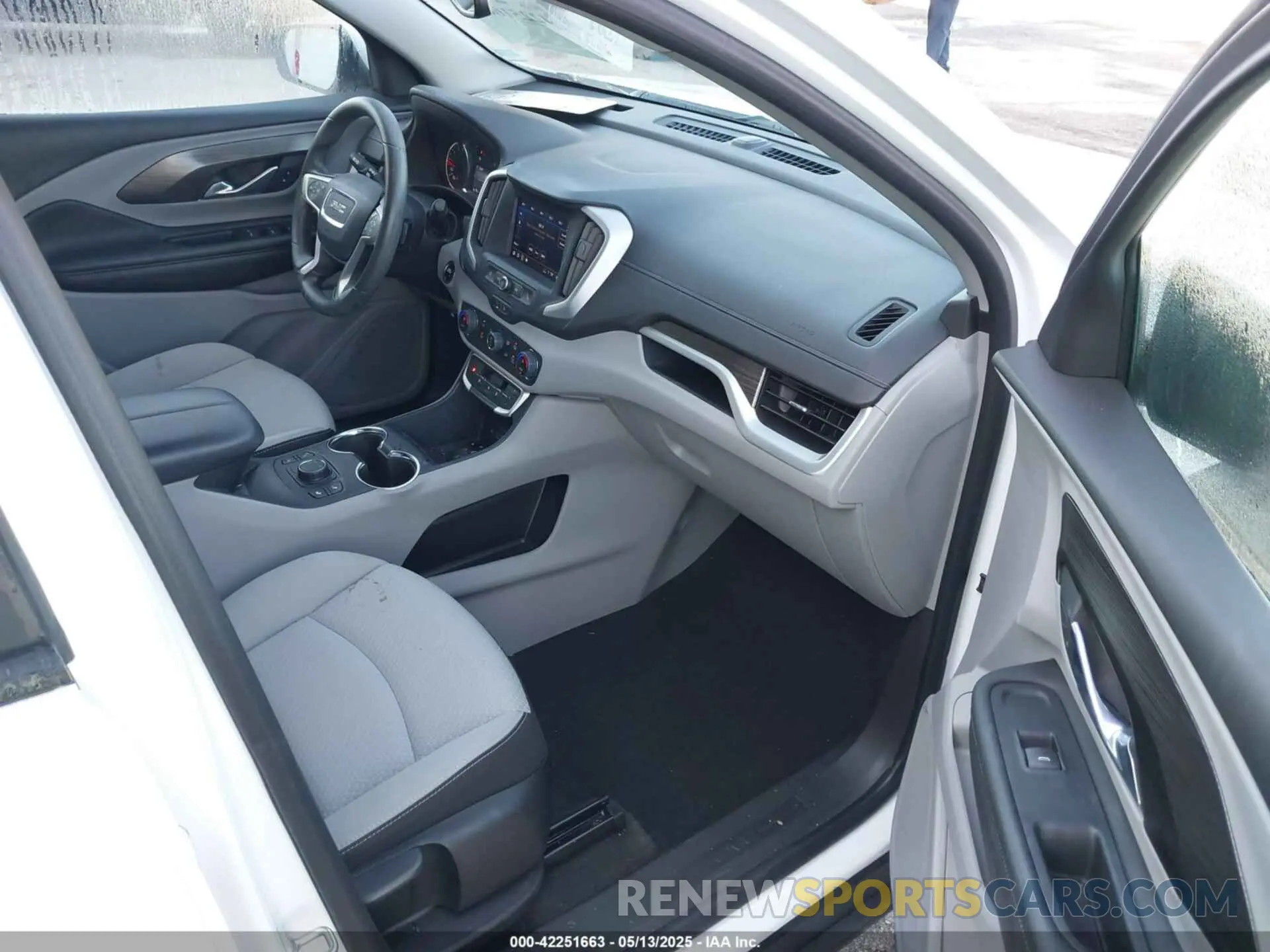 5 Photograph of a damaged car 3GKALTEG7PL237931 GMC TERRAIN 2023