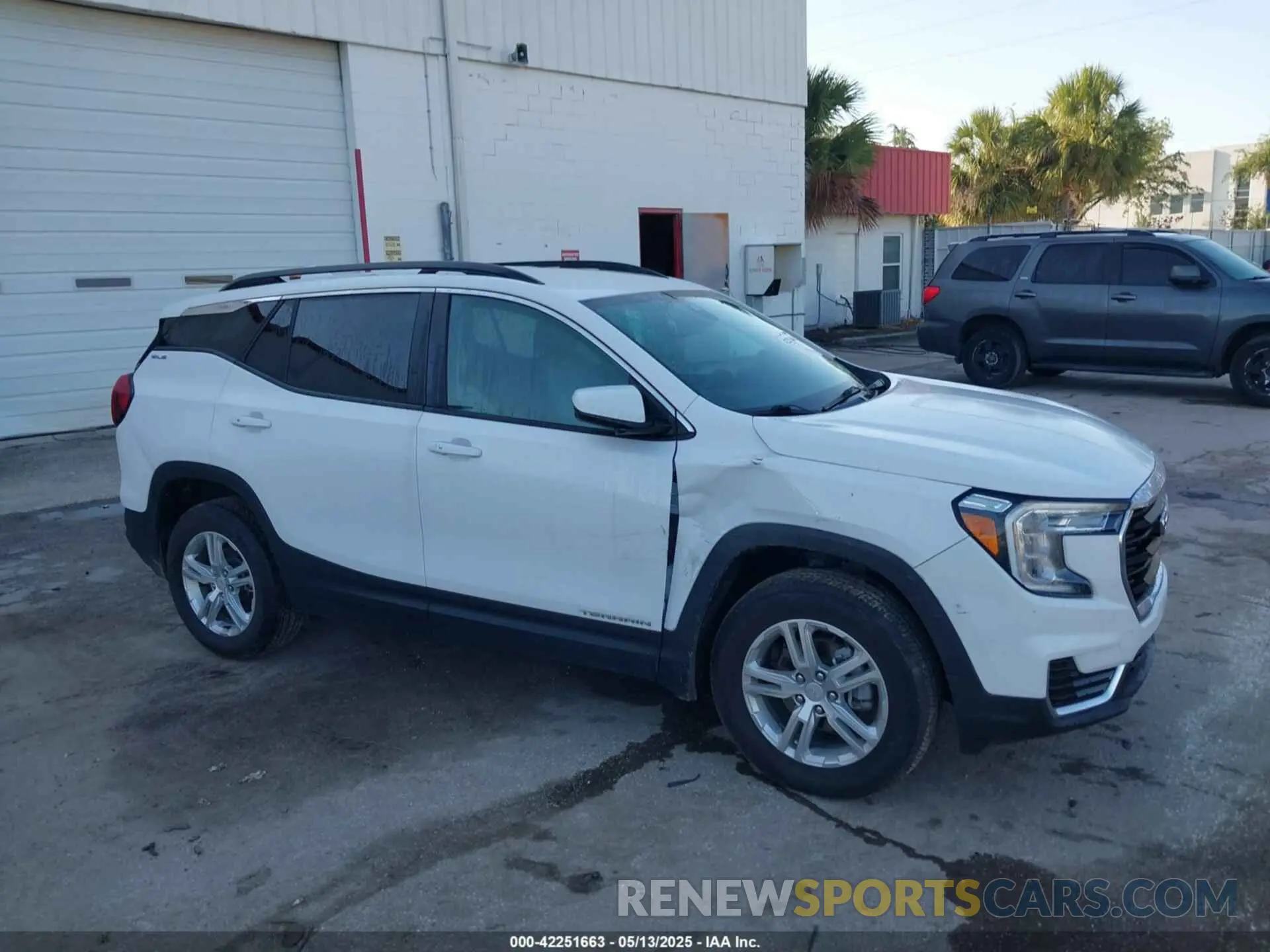 6 Photograph of a damaged car 3GKALTEG7PL237931 GMC TERRAIN 2023