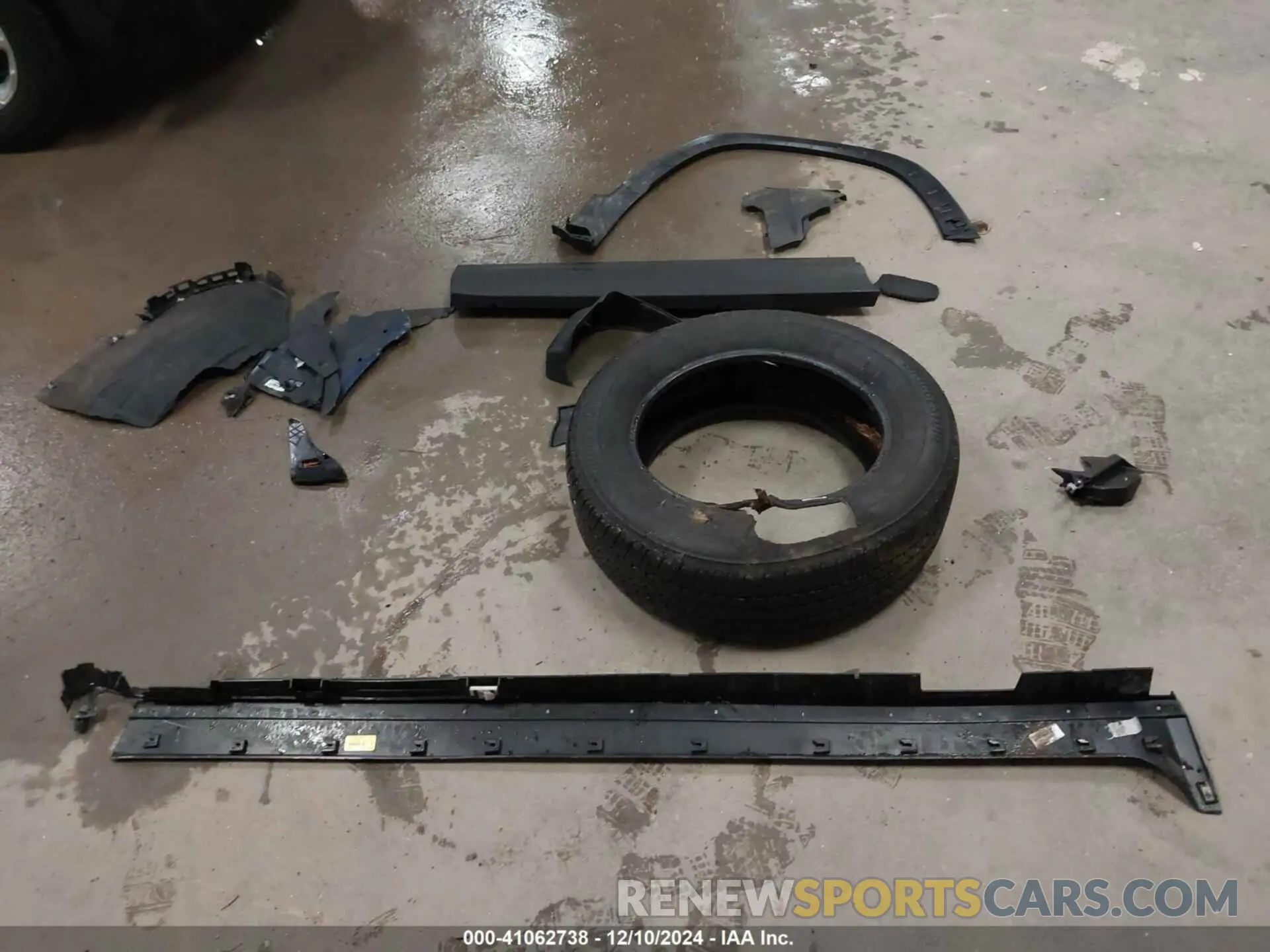 11 Photograph of a damaged car 3GKALTEG9PL137698 GMC TERRAIN 2023