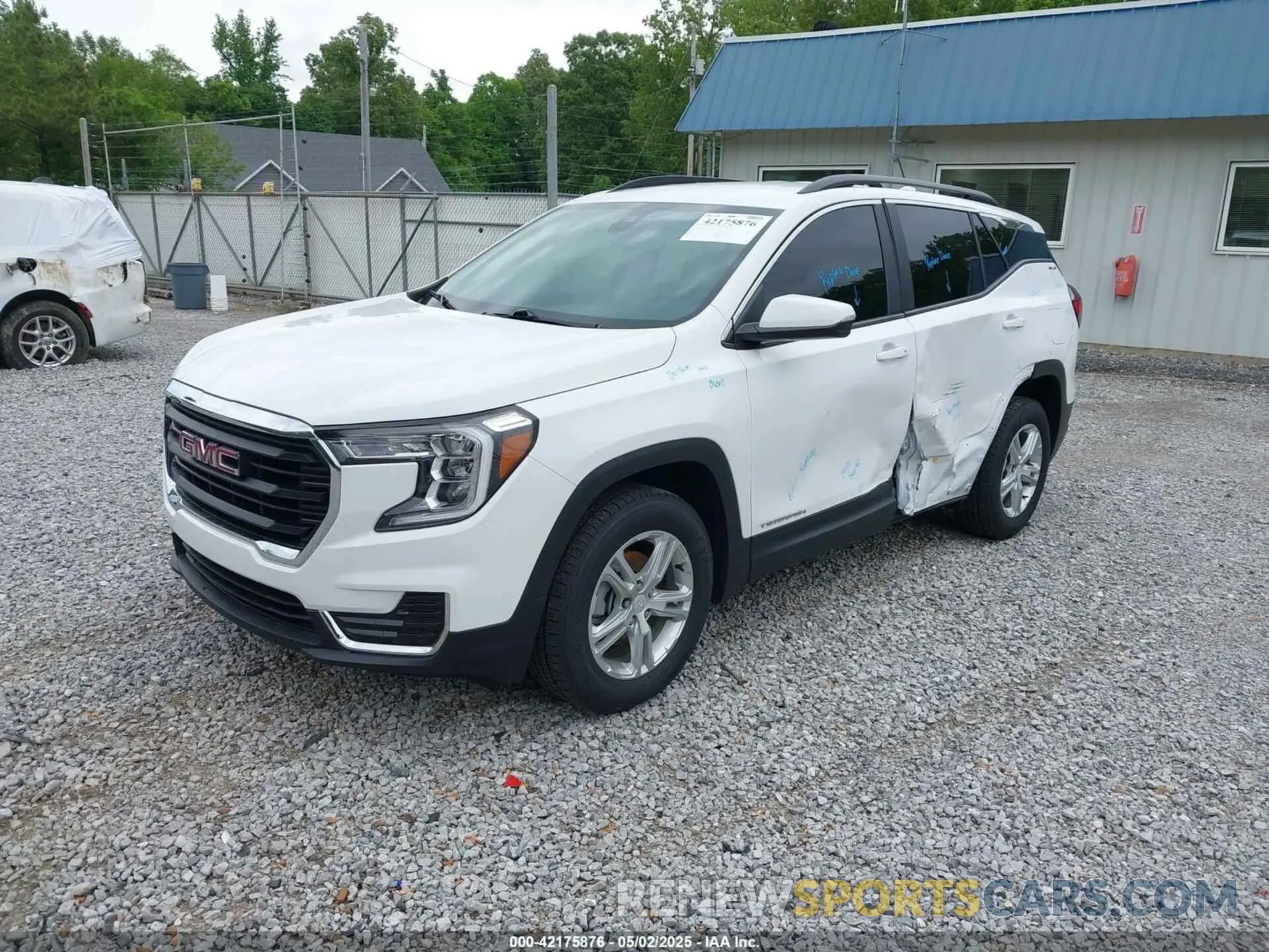 2 Photograph of a damaged car 3GKALTEGXPL231086 GMC TERRAIN 2023