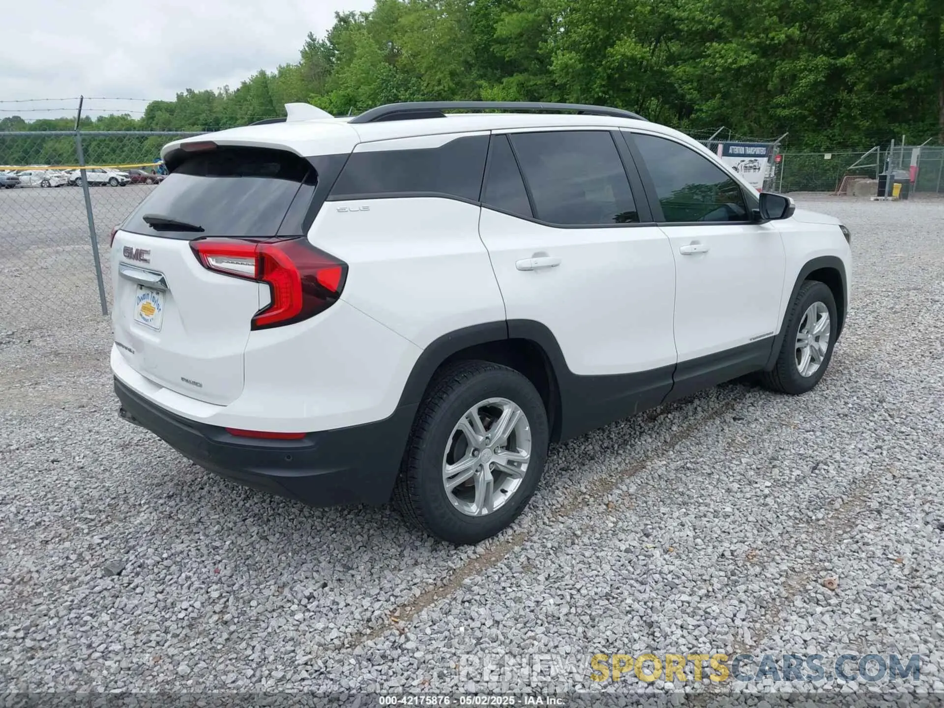 4 Photograph of a damaged car 3GKALTEGXPL231086 GMC TERRAIN 2023
