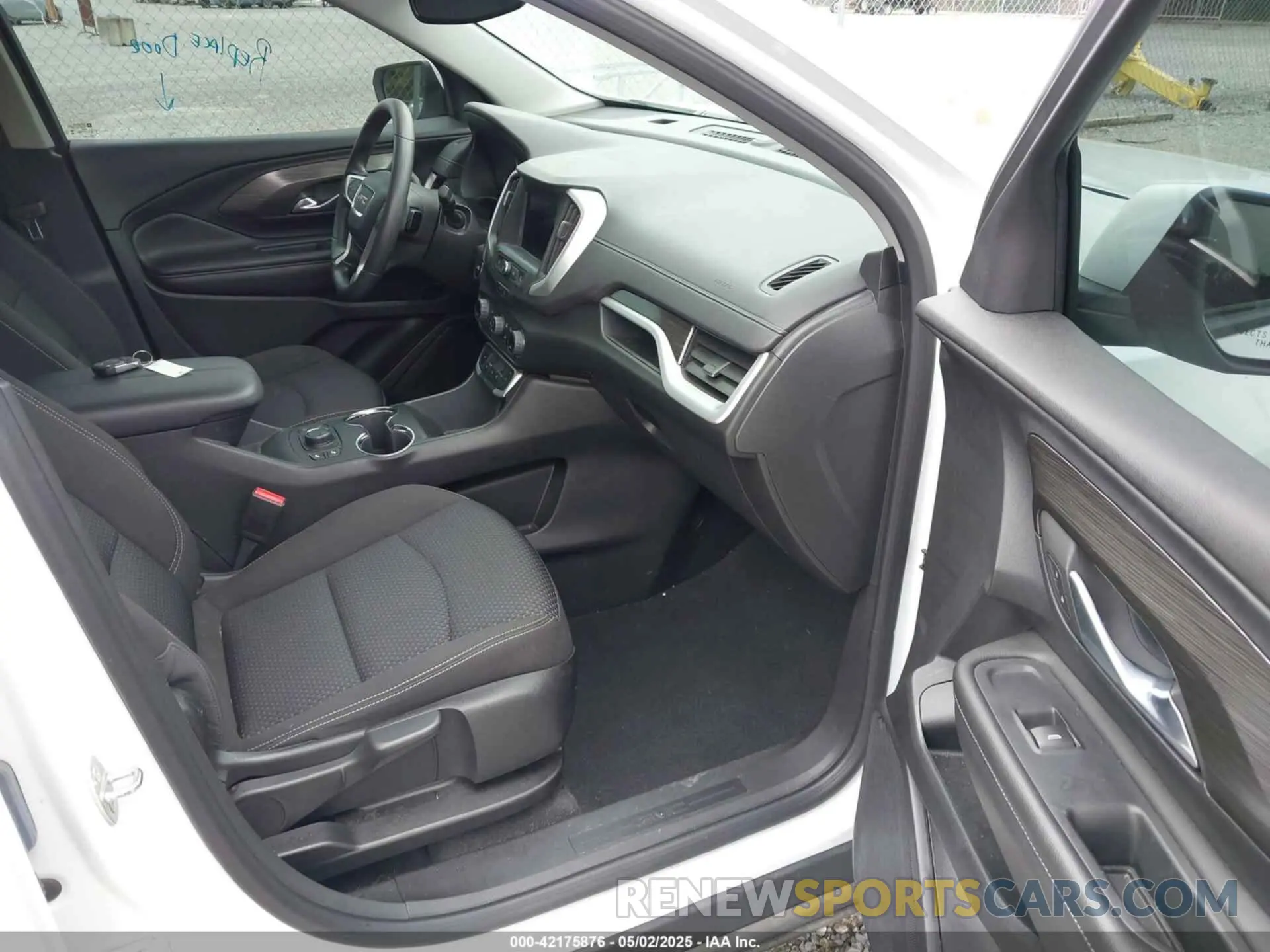 5 Photograph of a damaged car 3GKALTEGXPL231086 GMC TERRAIN 2023