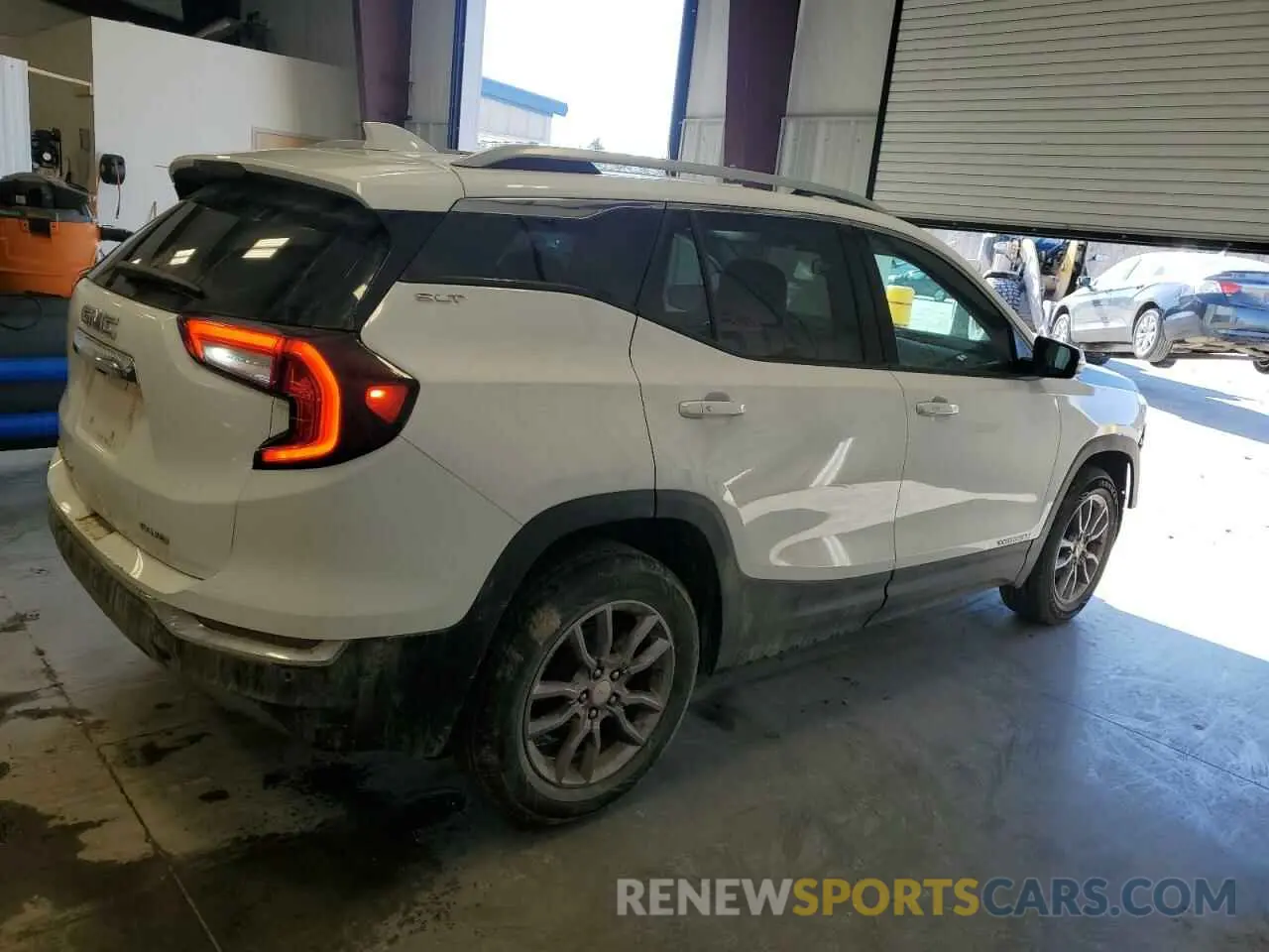 3 Photograph of a damaged car 3GKALVEG1PL172117 GMC TERRAIN 2023
