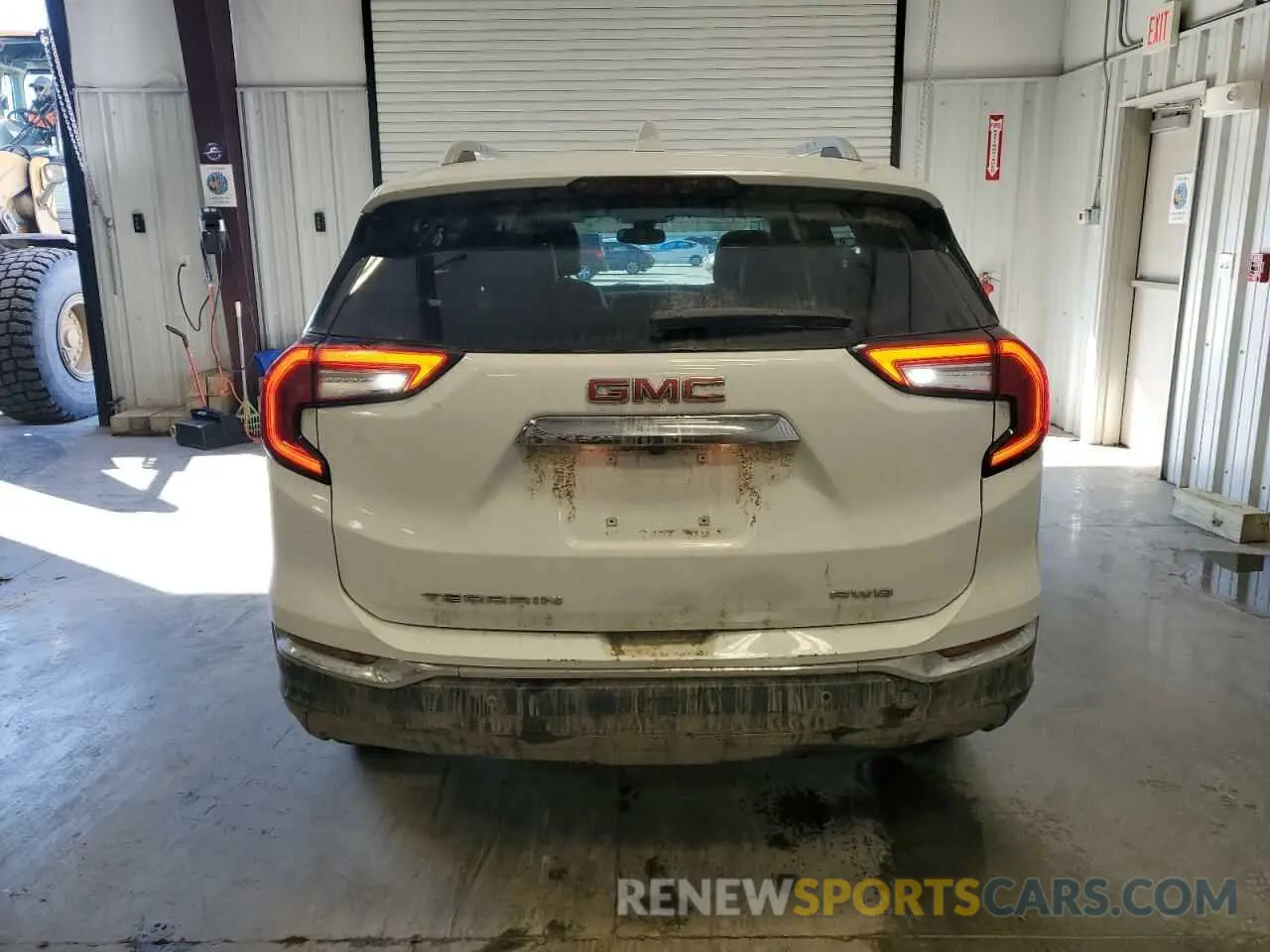 6 Photograph of a damaged car 3GKALVEG1PL172117 GMC TERRAIN 2023