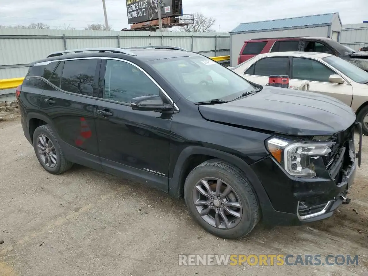 4 Photograph of a damaged car 3GKALVEG7PL143107 GMC TERRAIN 2023