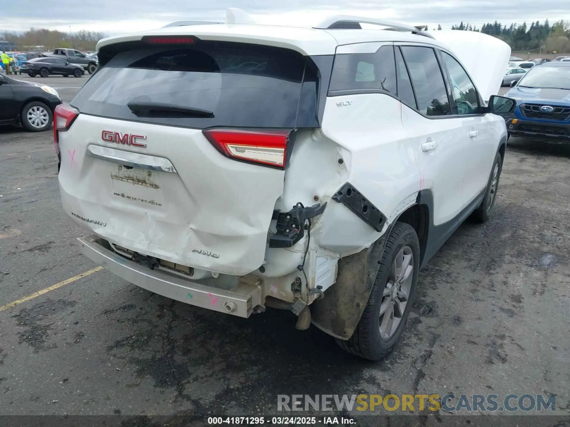 6 Photograph of a damaged car 3GKALVEG9PL181051 GMC TERRAIN 2023
