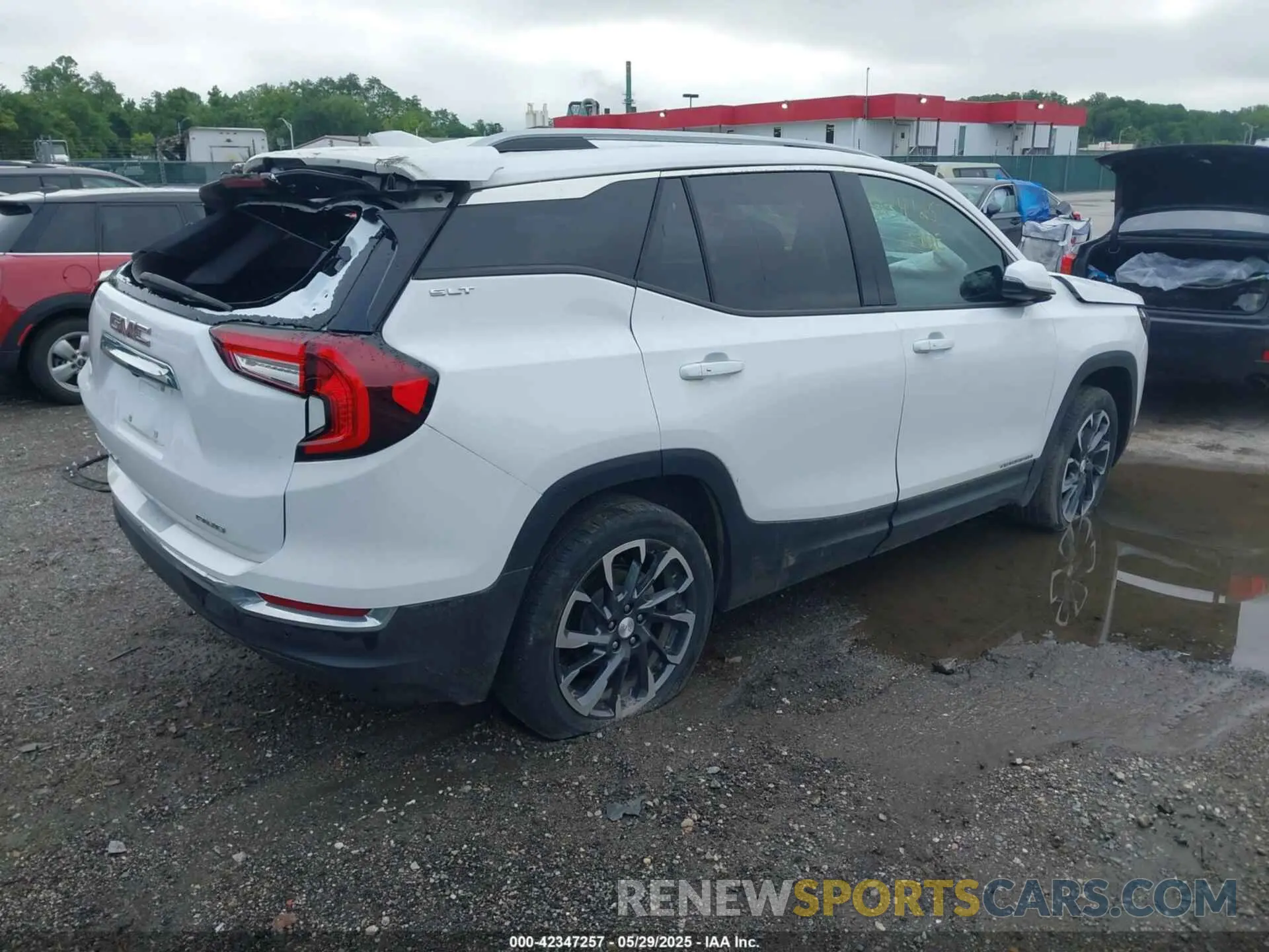 4 Photograph of a damaged car 3GKALVEGXPL268487 GMC TERRAIN 2023