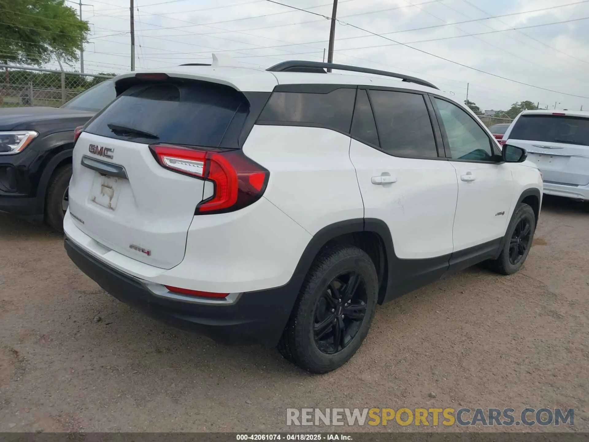 4 Photograph of a damaged car 3GKALYEG3PL102121 GMC TERRAIN 2023