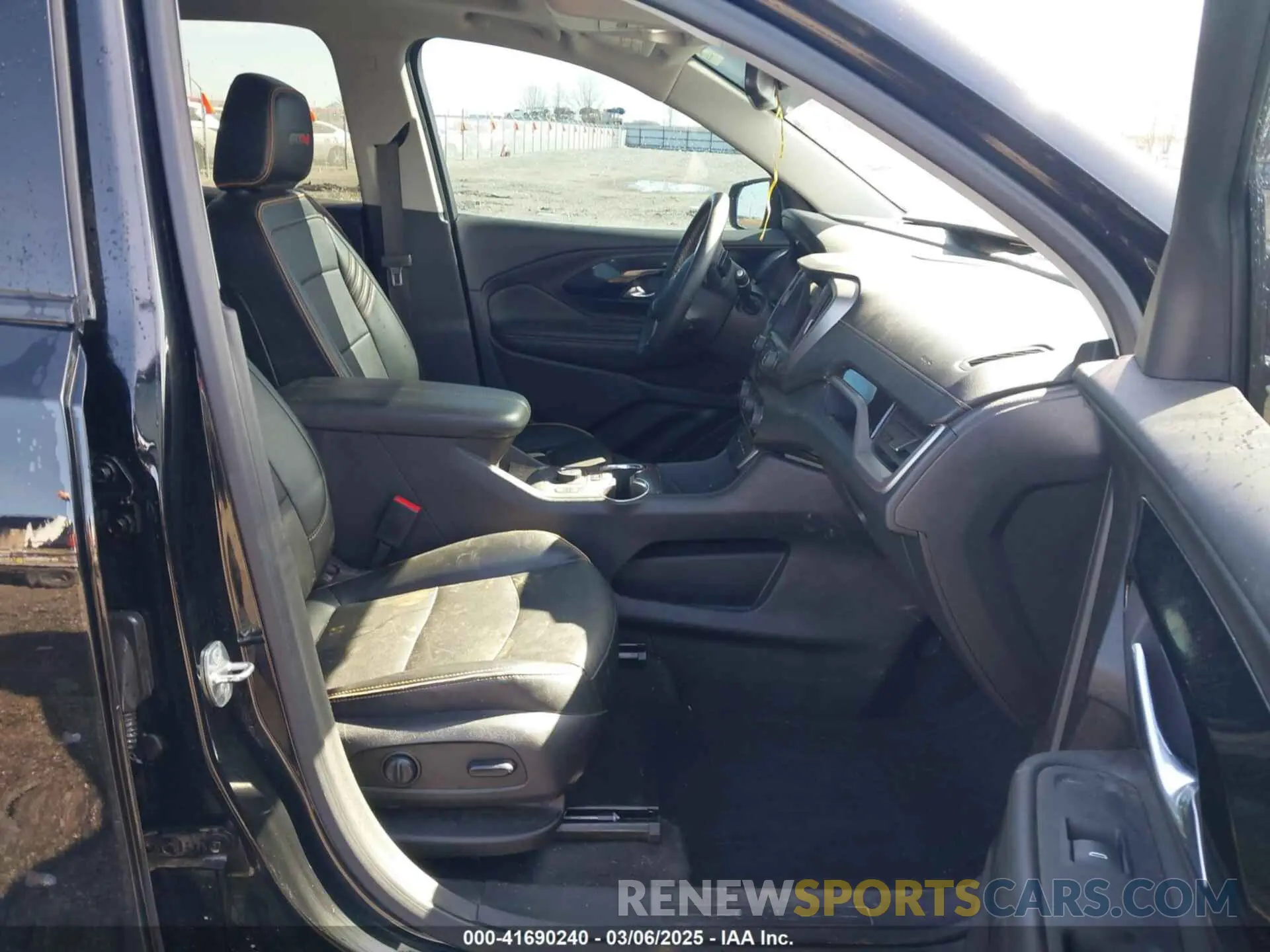 5 Photograph of a damaged car 3GKALYEG3PL170371 GMC TERRAIN 2023