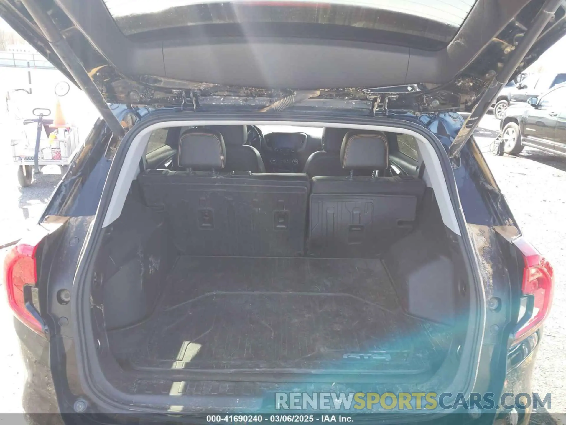 8 Photograph of a damaged car 3GKALYEG3PL170371 GMC TERRAIN 2023