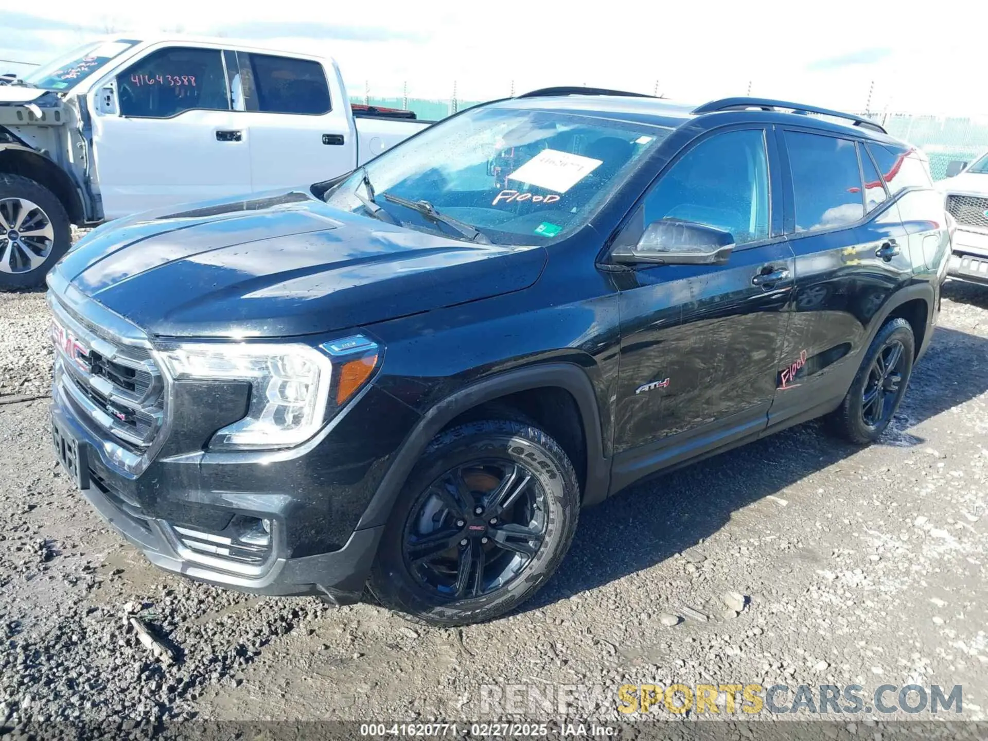 2 Photograph of a damaged car 3GKALYEG8PL136118 GMC TERRAIN 2023