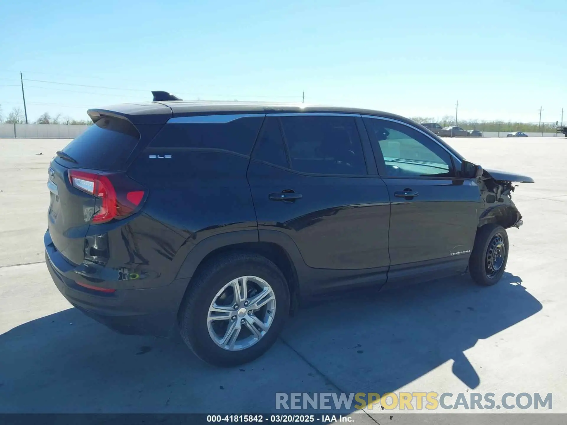 4 Photograph of a damaged car 3GKALMEG0RL146962 GMC TERRAIN 2024