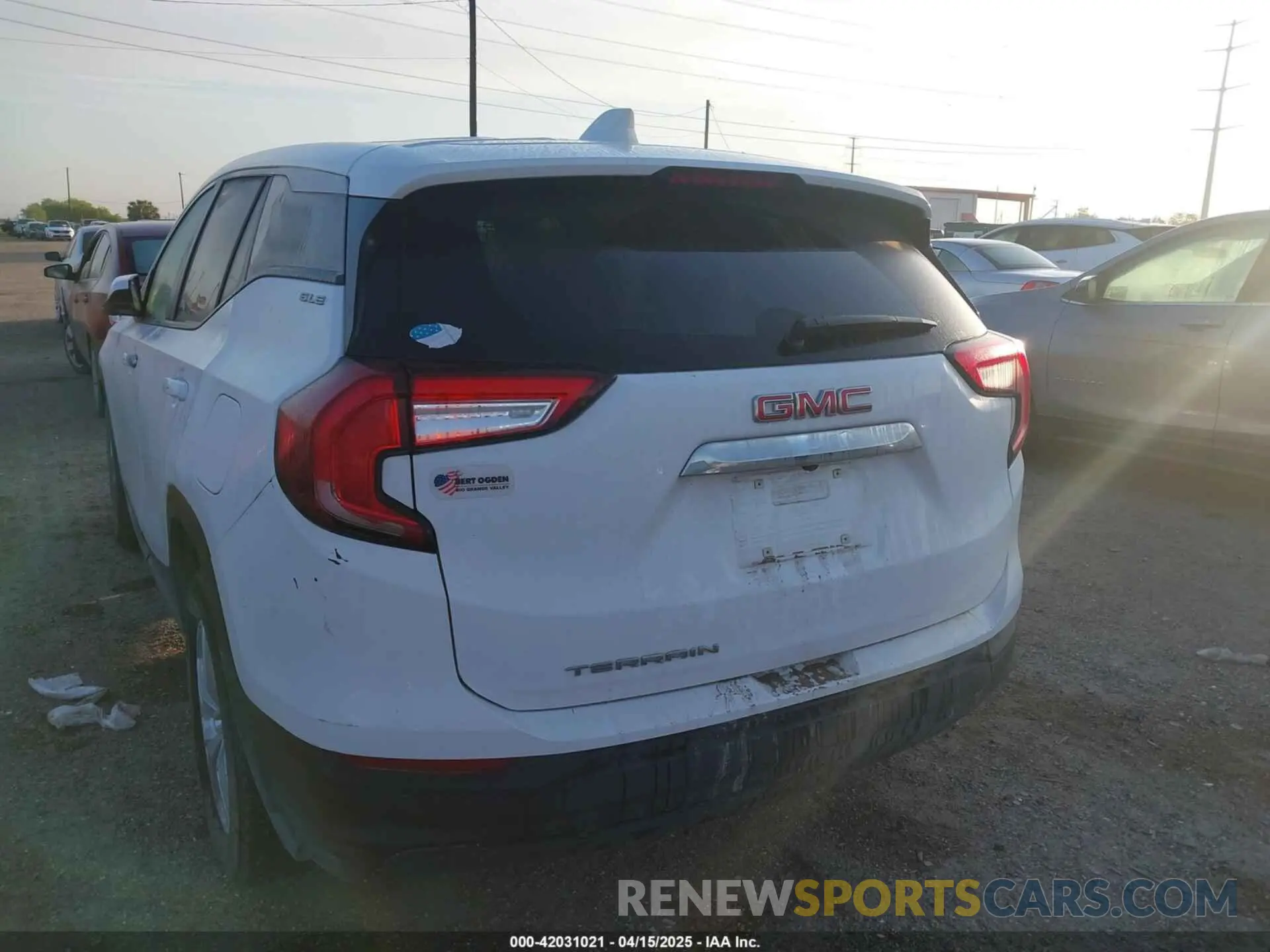 3 Photograph of a damaged car 3GKALMEG0RL242364 GMC TERRAIN 2024
