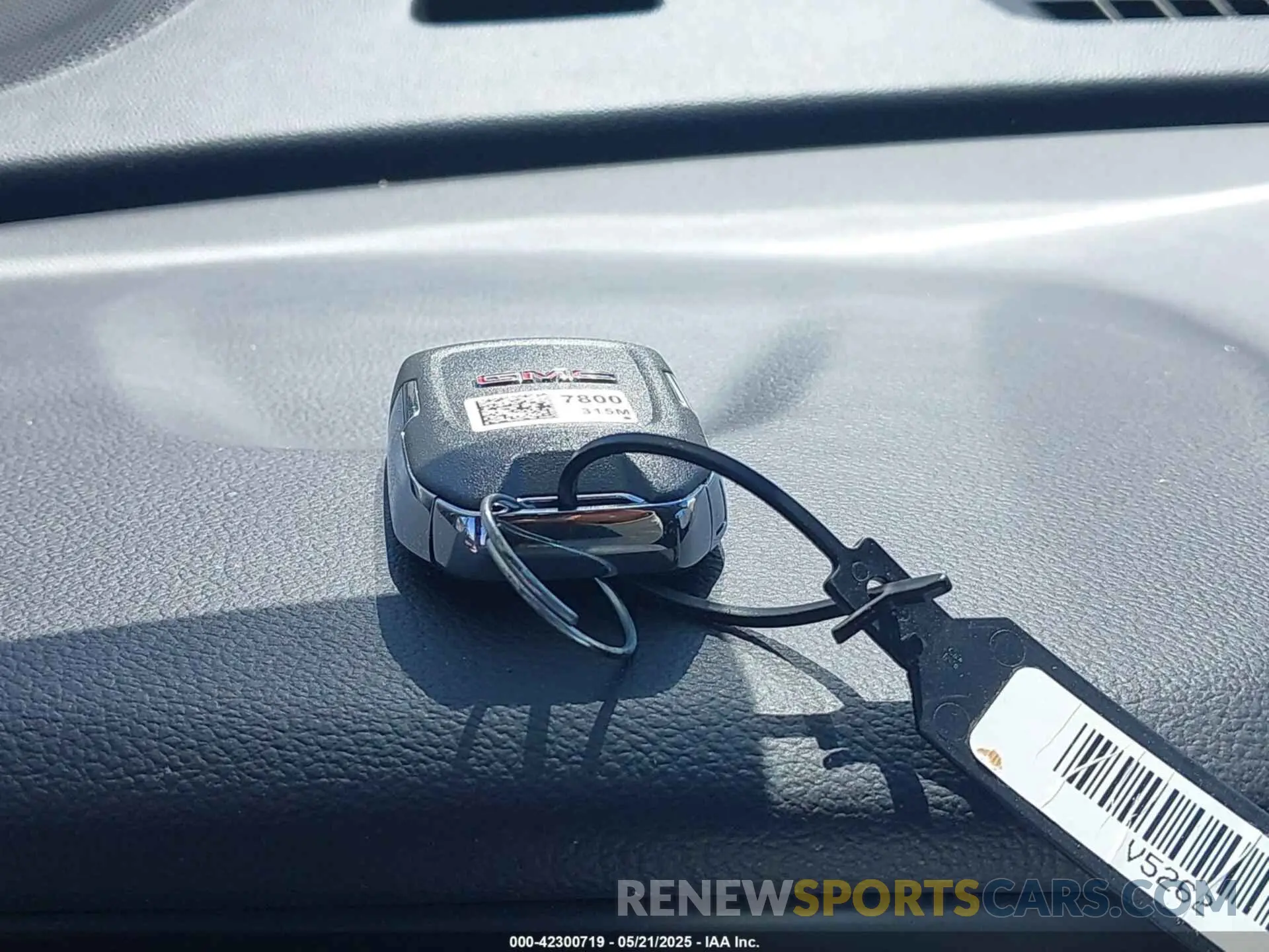 11 Photograph of a damaged car 3GKALMEG0RL268673 GMC TERRAIN 2024