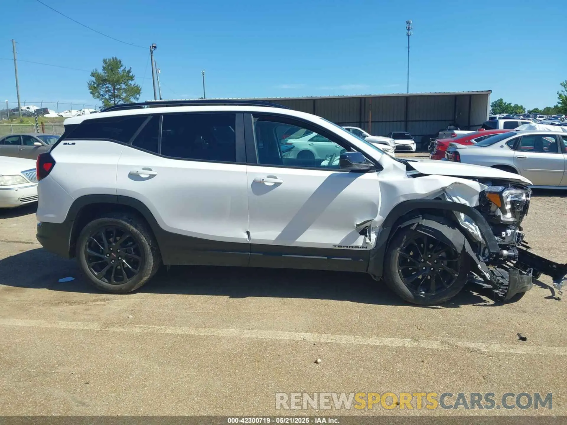 13 Photograph of a damaged car 3GKALMEG0RL268673 GMC TERRAIN 2024