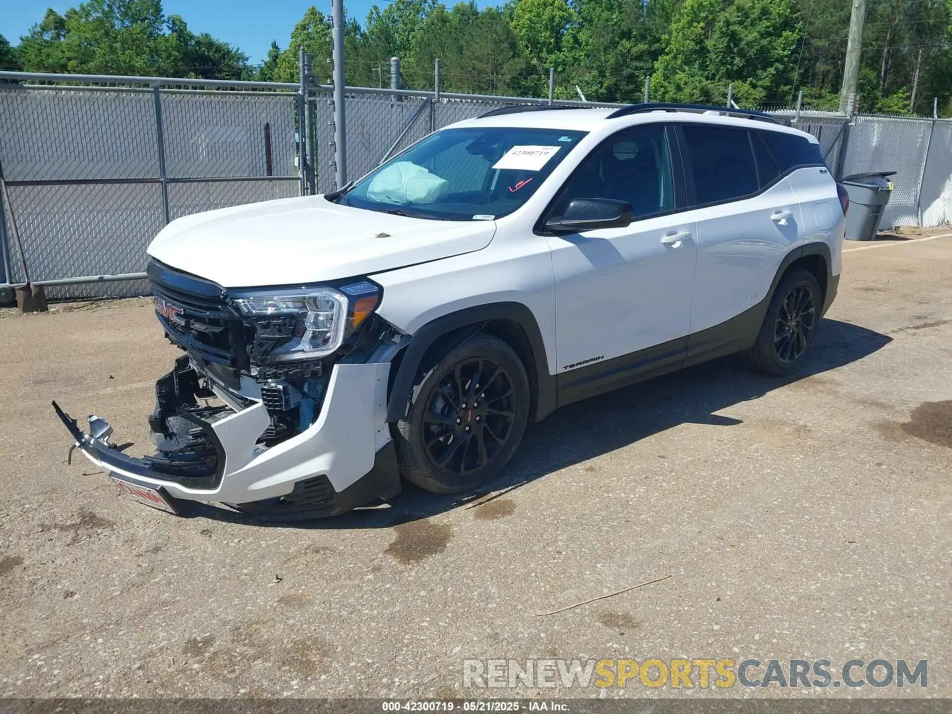 2 Photograph of a damaged car 3GKALMEG0RL268673 GMC TERRAIN 2024
