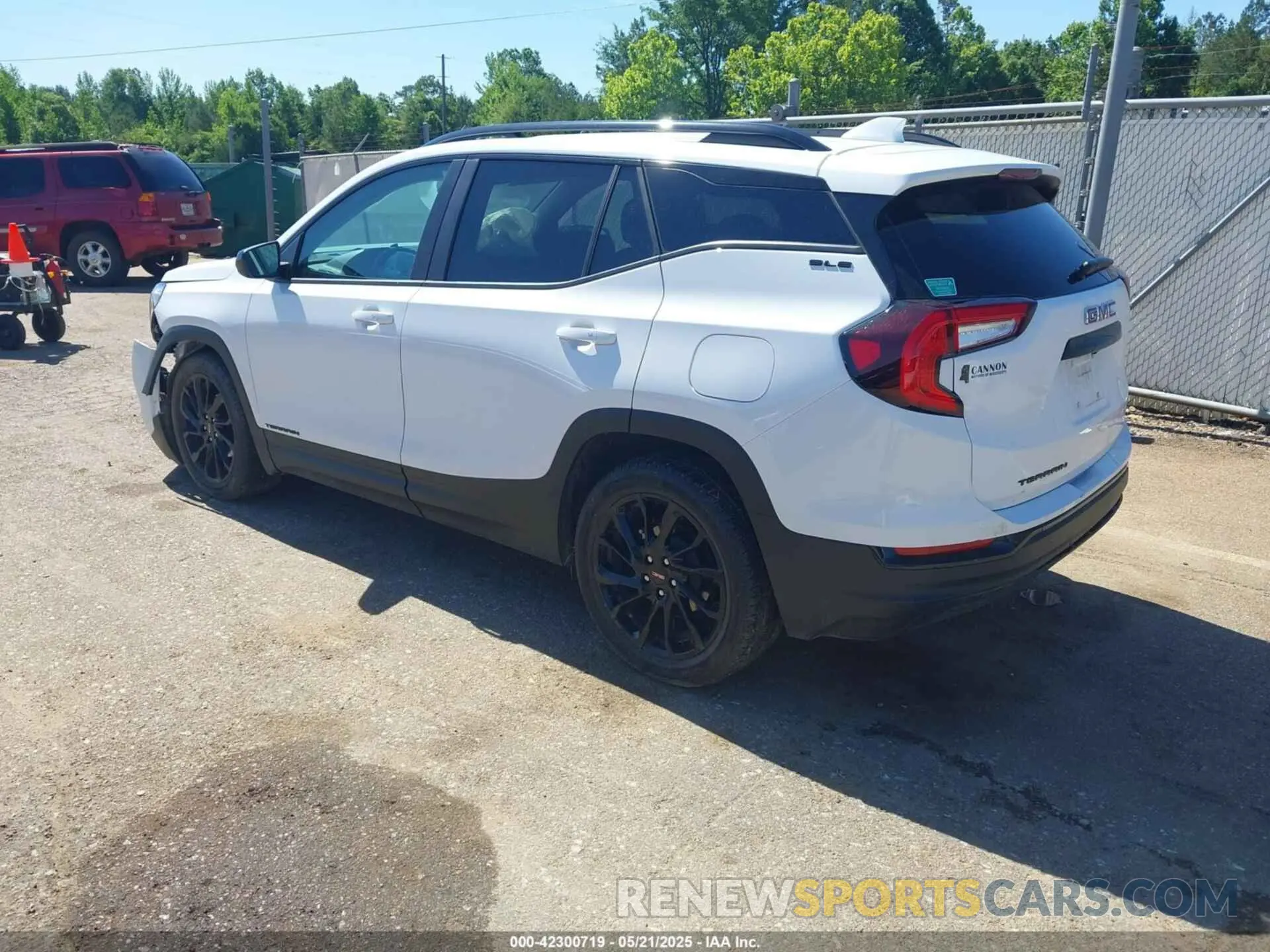 3 Photograph of a damaged car 3GKALMEG0RL268673 GMC TERRAIN 2024