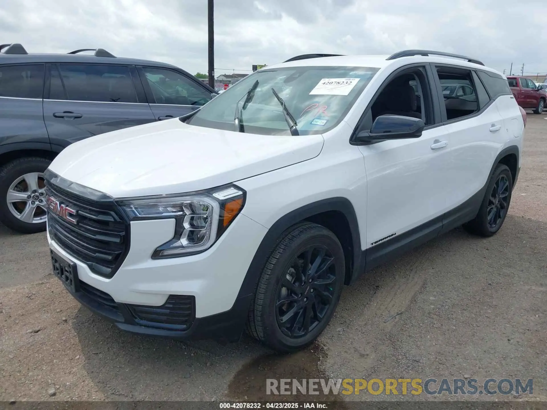 2 Photograph of a damaged car 3GKALMEG0RL298742 GMC TERRAIN 2024