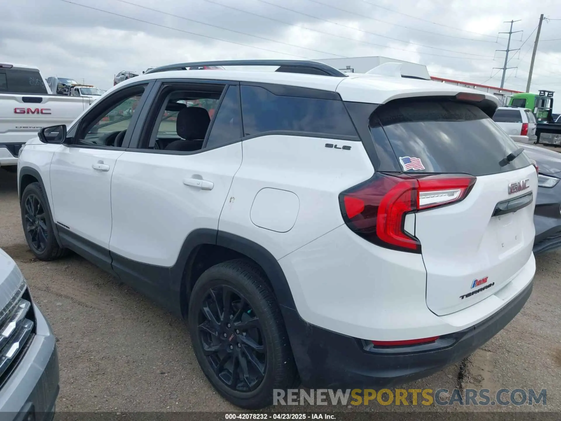 3 Photograph of a damaged car 3GKALMEG0RL298742 GMC TERRAIN 2024