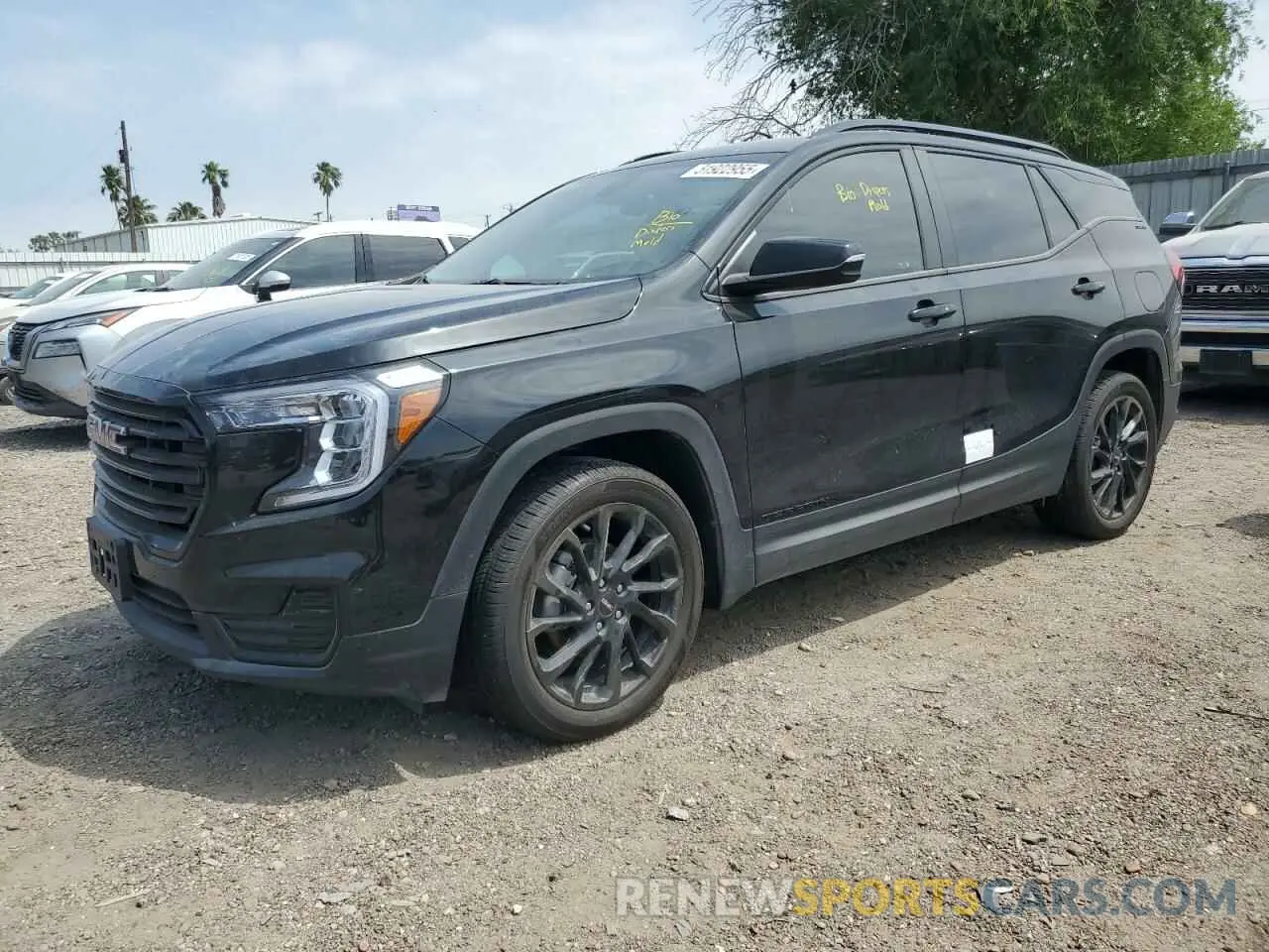 1 Photograph of a damaged car 3GKALMEG0RL356140 GMC TERRAIN 2024