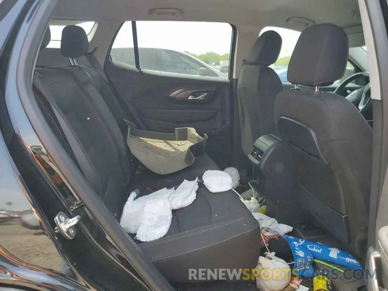 11 Photograph of a damaged car 3GKALMEG0RL356140 GMC TERRAIN 2024
