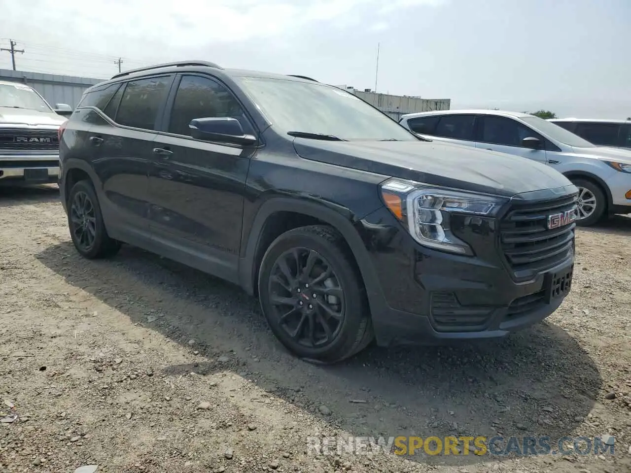 4 Photograph of a damaged car 3GKALMEG0RL356140 GMC TERRAIN 2024