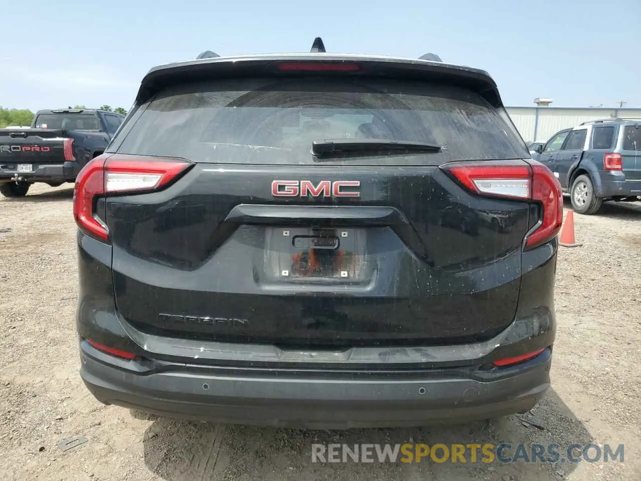 6 Photograph of a damaged car 3GKALMEG0RL356140 GMC TERRAIN 2024