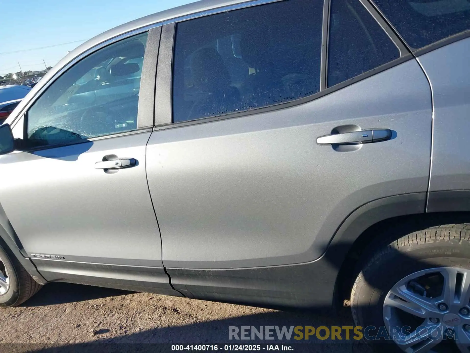 14 Photograph of a damaged car 3GKALMEG1RL364067 GMC TERRAIN 2024