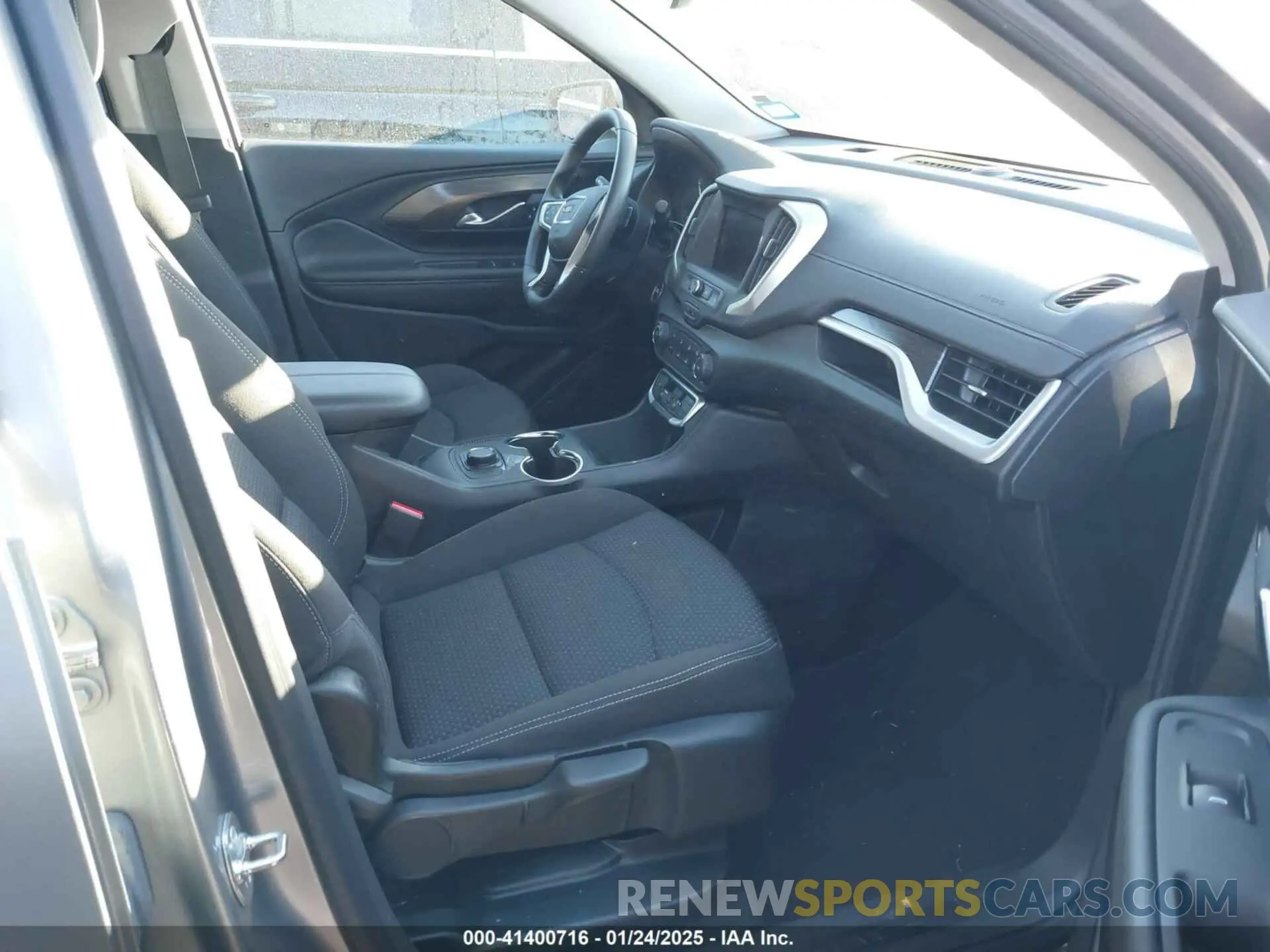 5 Photograph of a damaged car 3GKALMEG1RL364067 GMC TERRAIN 2024