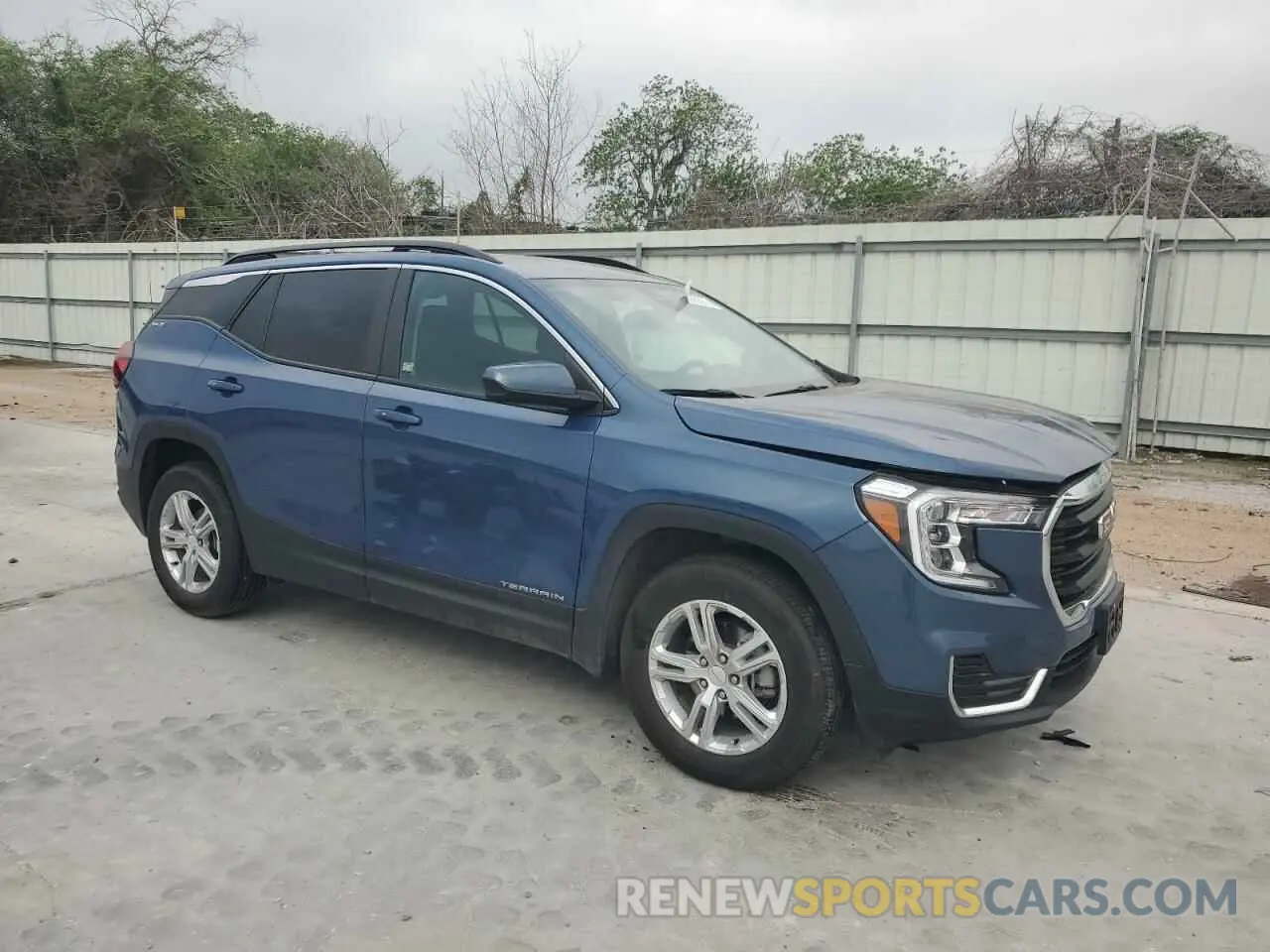 4 Photograph of a damaged car 3GKALMEG2RL128088 GMC TERRAIN 2024