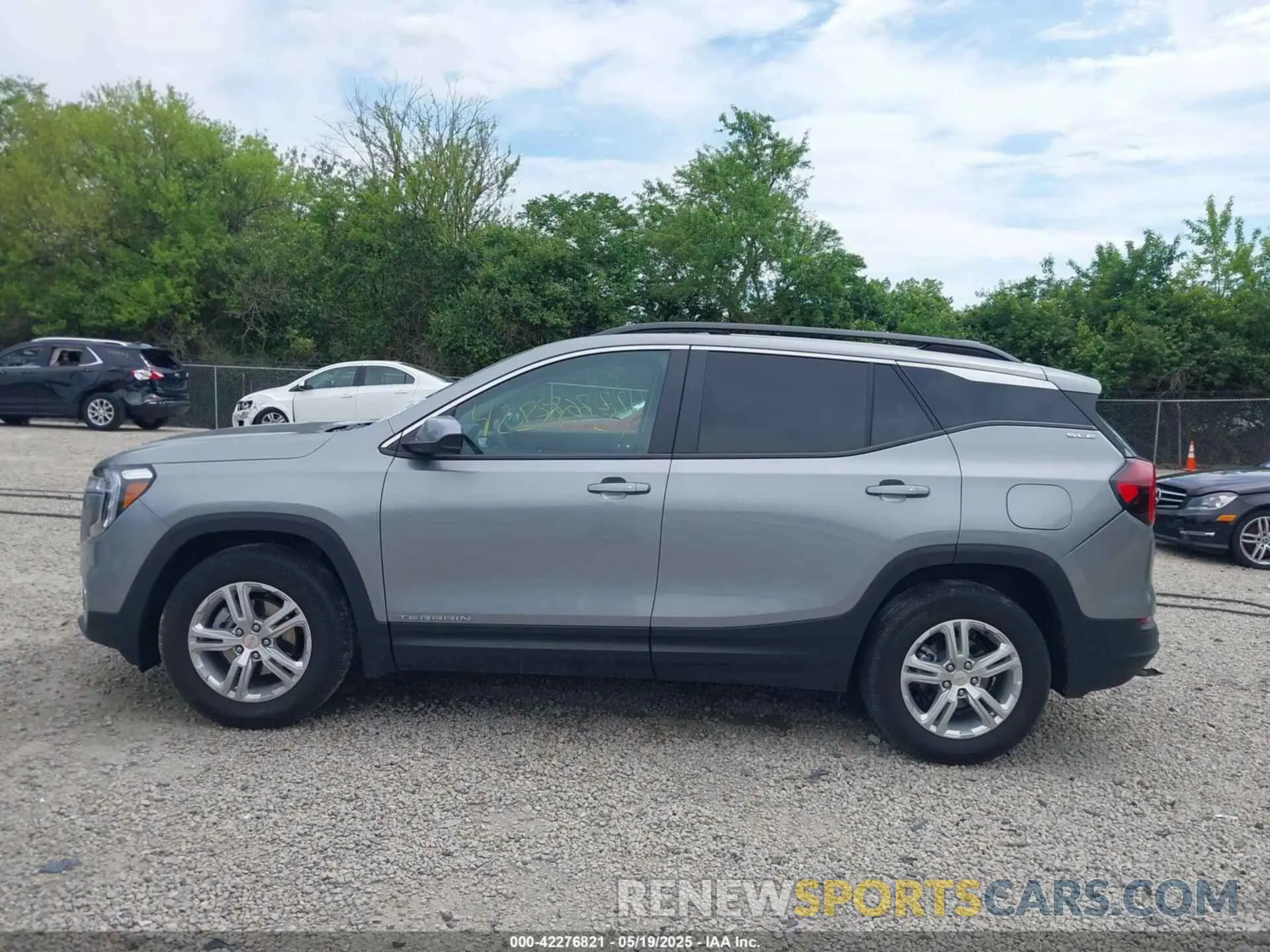 14 Photograph of a damaged car 3GKALMEG2RL304458 GMC TERRAIN 2024